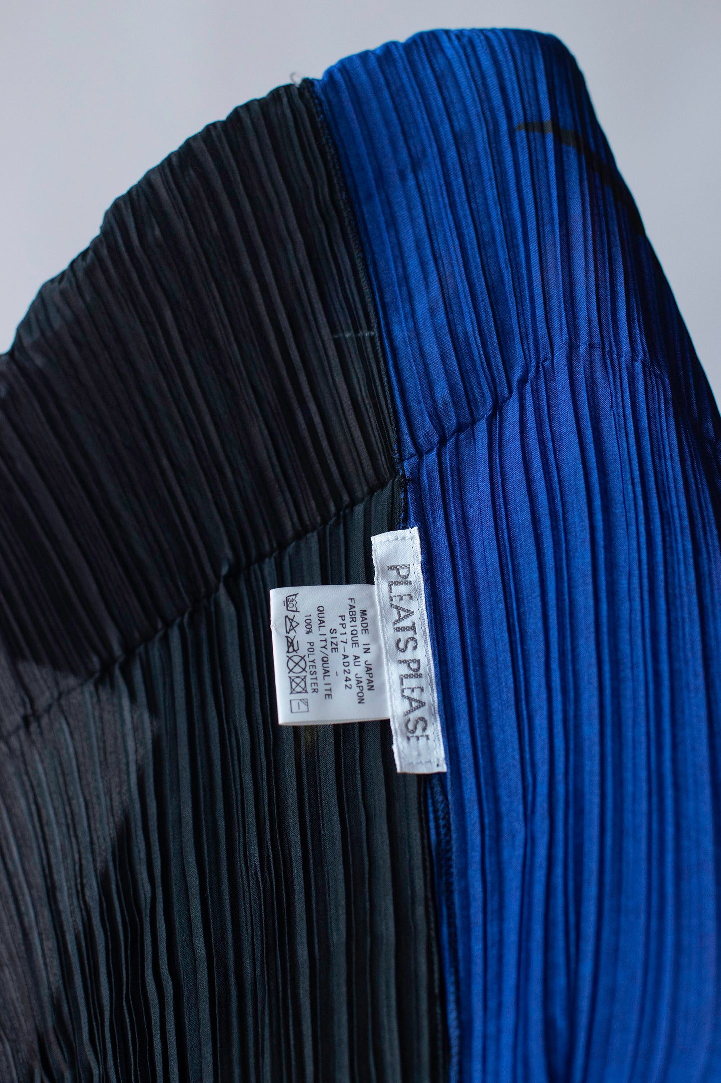 'Afternoon Tea' Convertible Shawl | Issey Miyake Pleats Please