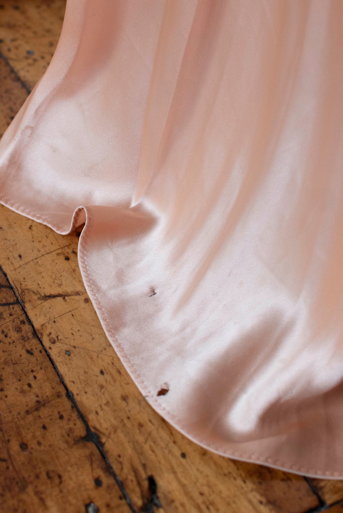 1930s Peach Dressing Gown