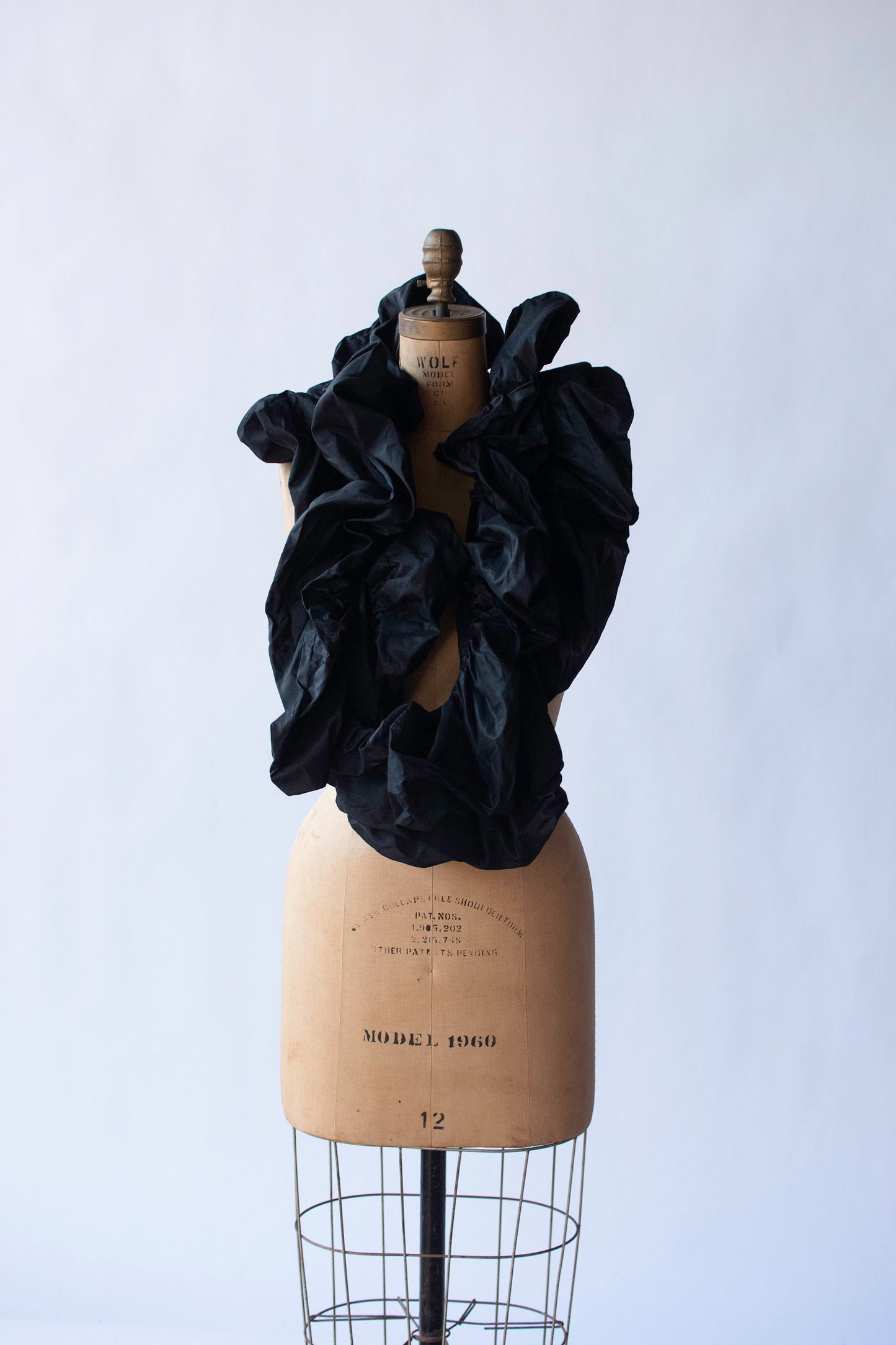 Ruffled Collar | Guy Laroche