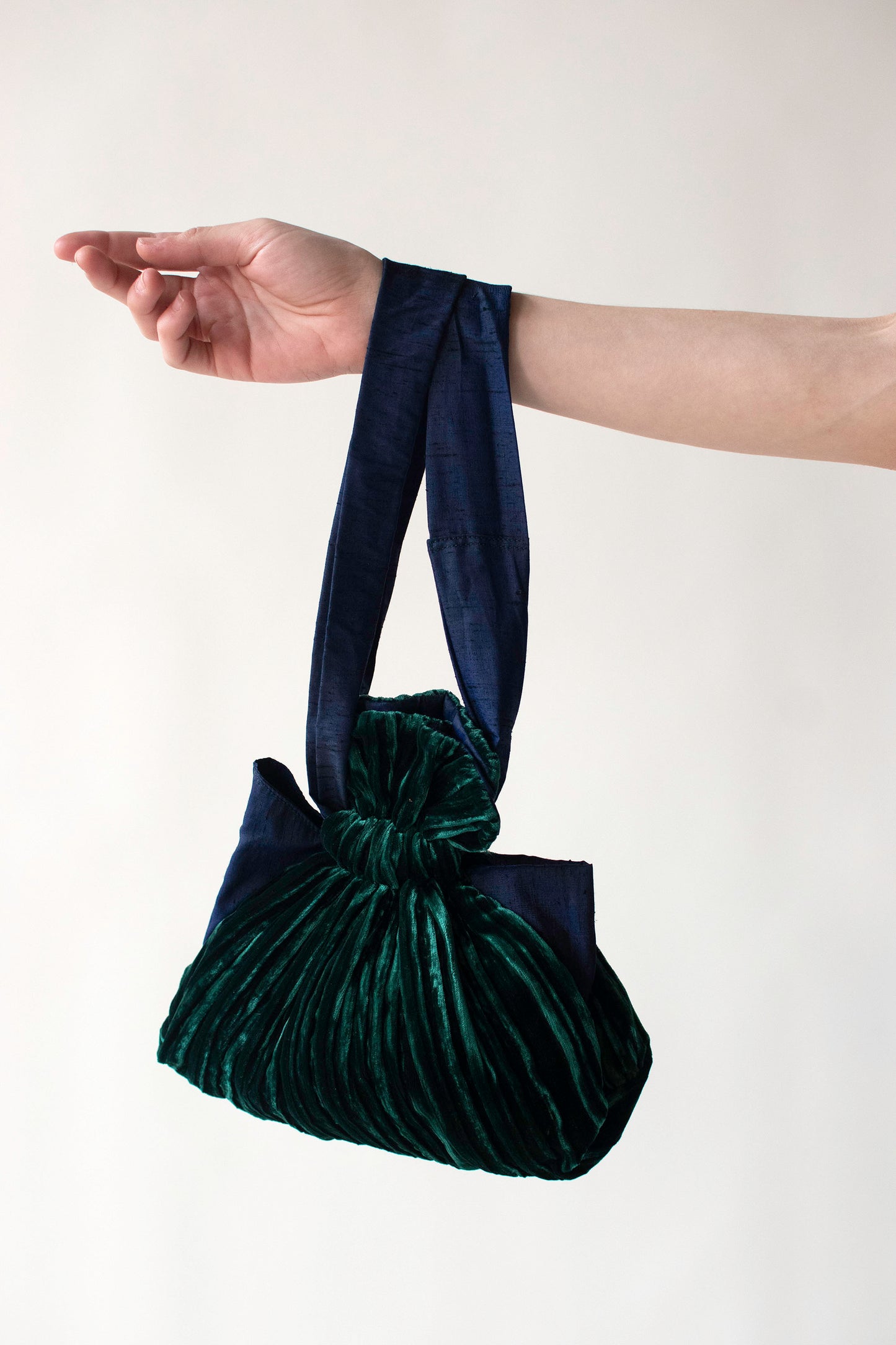 Velet & Silk Evening bag| Romeo Gigli