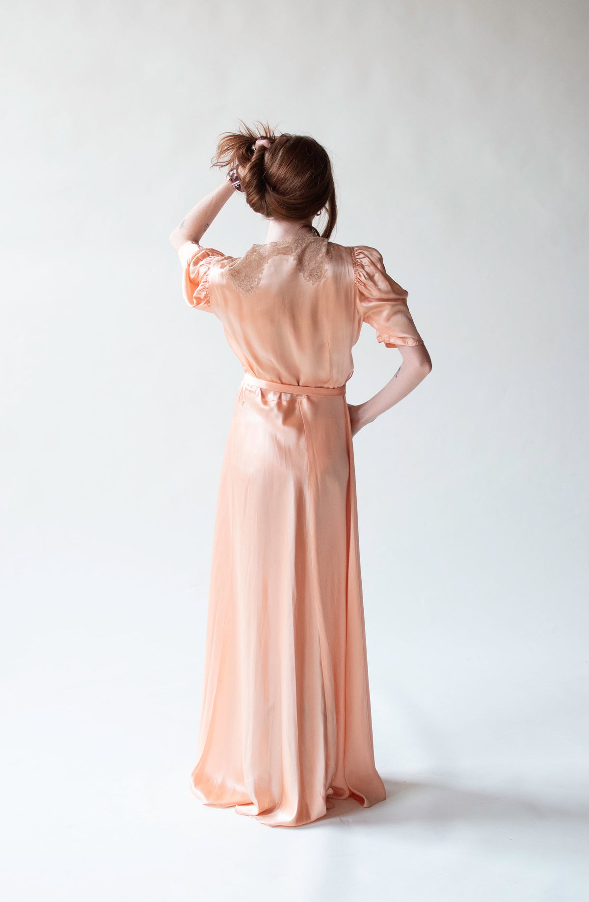 1930s Peach Dressing Gown