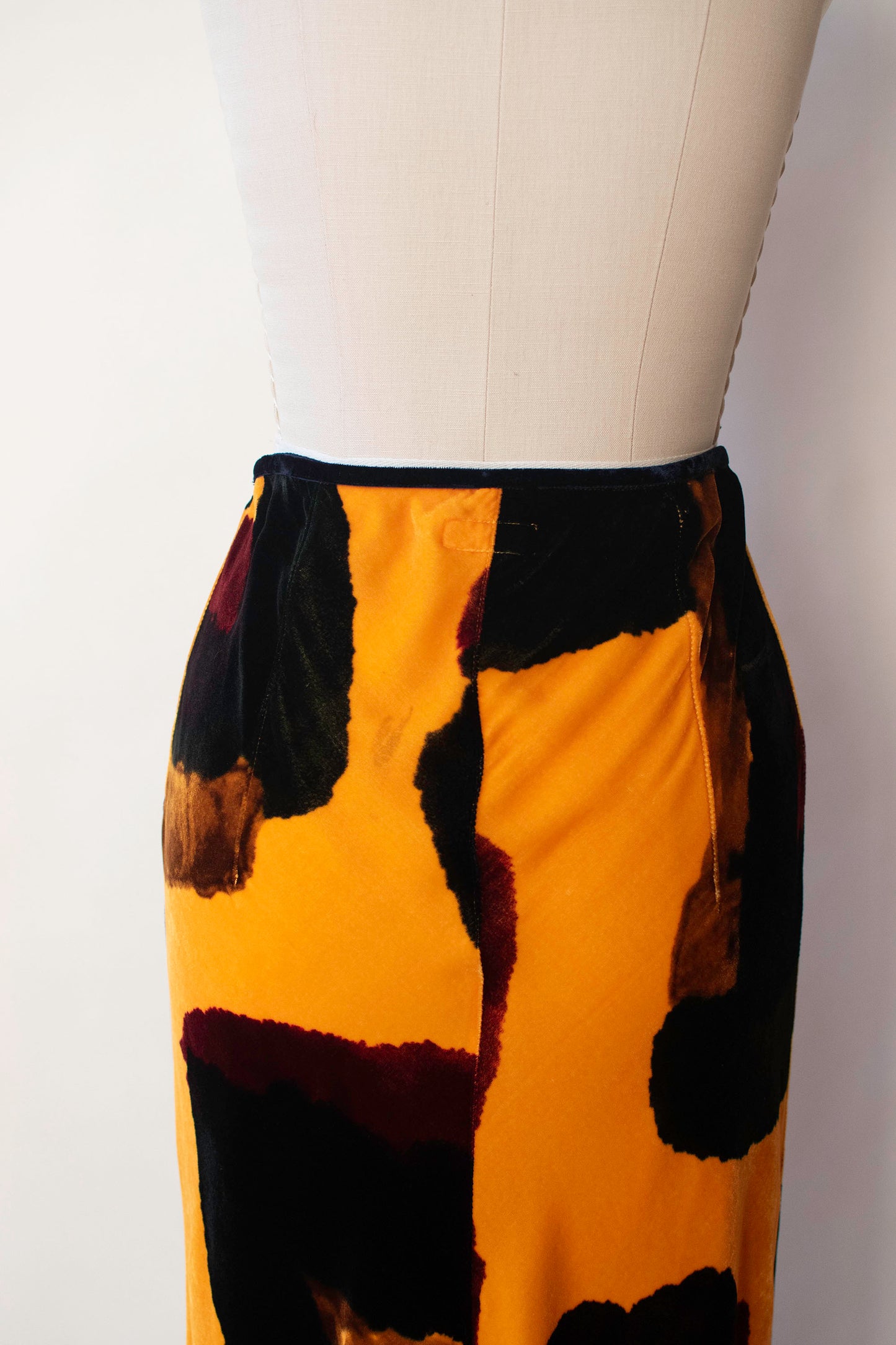 Velvet skirt | Voyage Invest in the Original