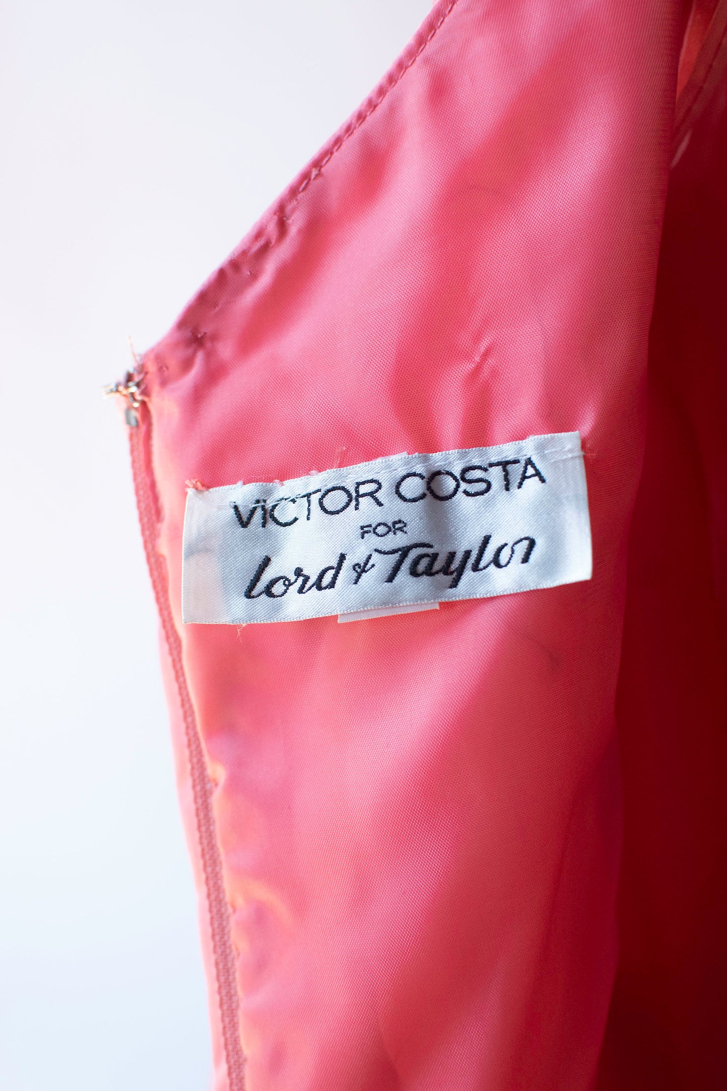 Taffeta & Tulle Victor Costa