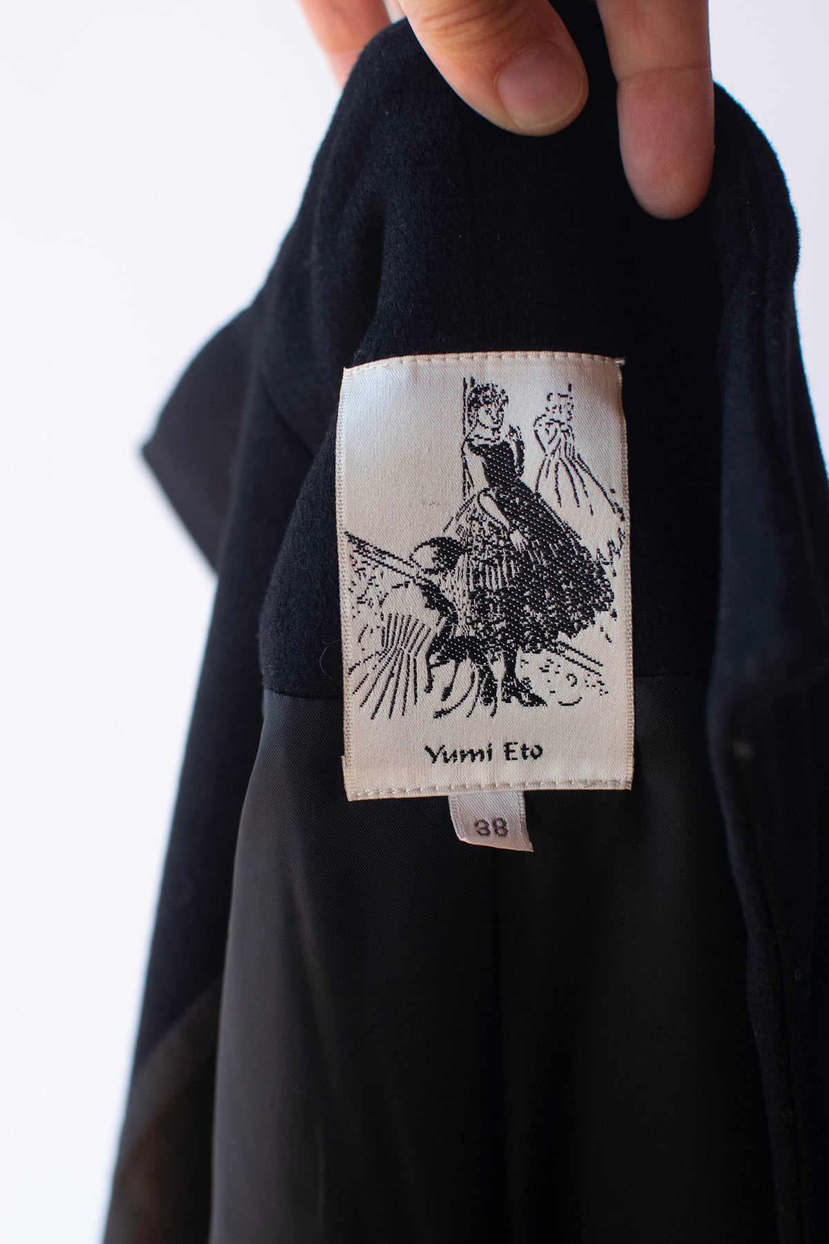 Black Blazer | Yumi Eto