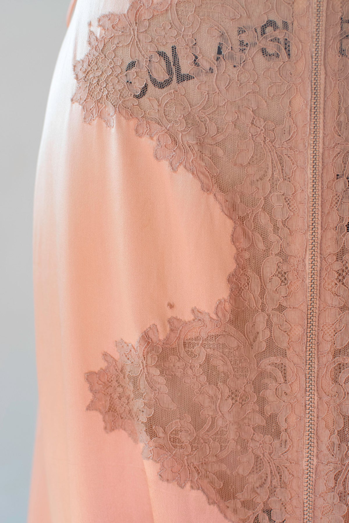 1930s Peach Dressing Gown