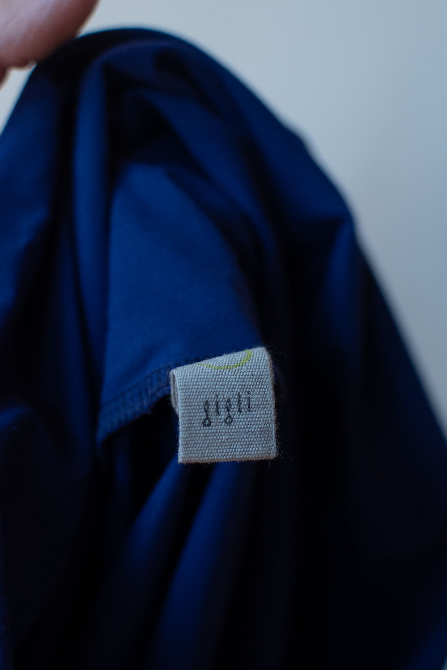 Off-the-shoulder shirt | G Gigli