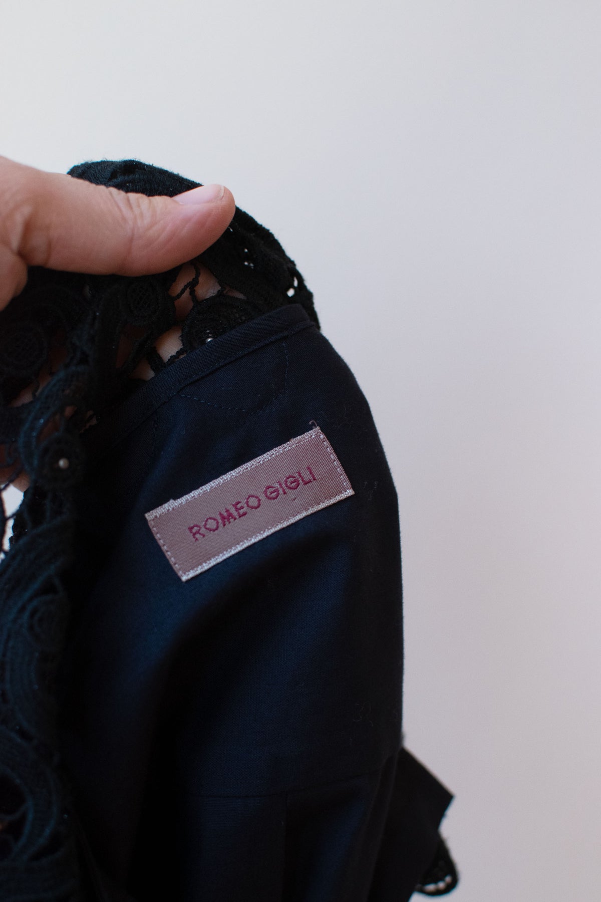 Navy Blue Lace Collar Blouse | Romeo Gigli