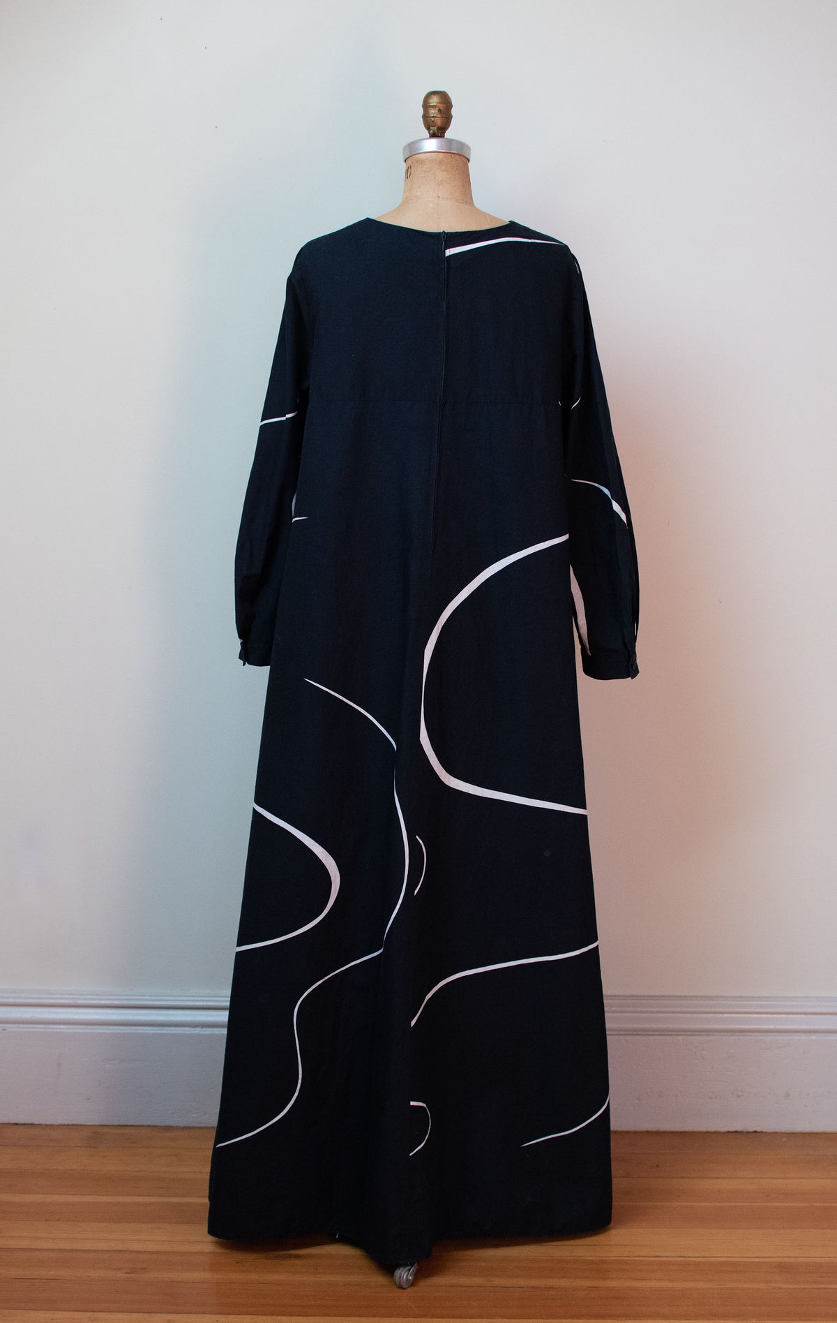 1970s Black and White Swirl Dress | Marimekko