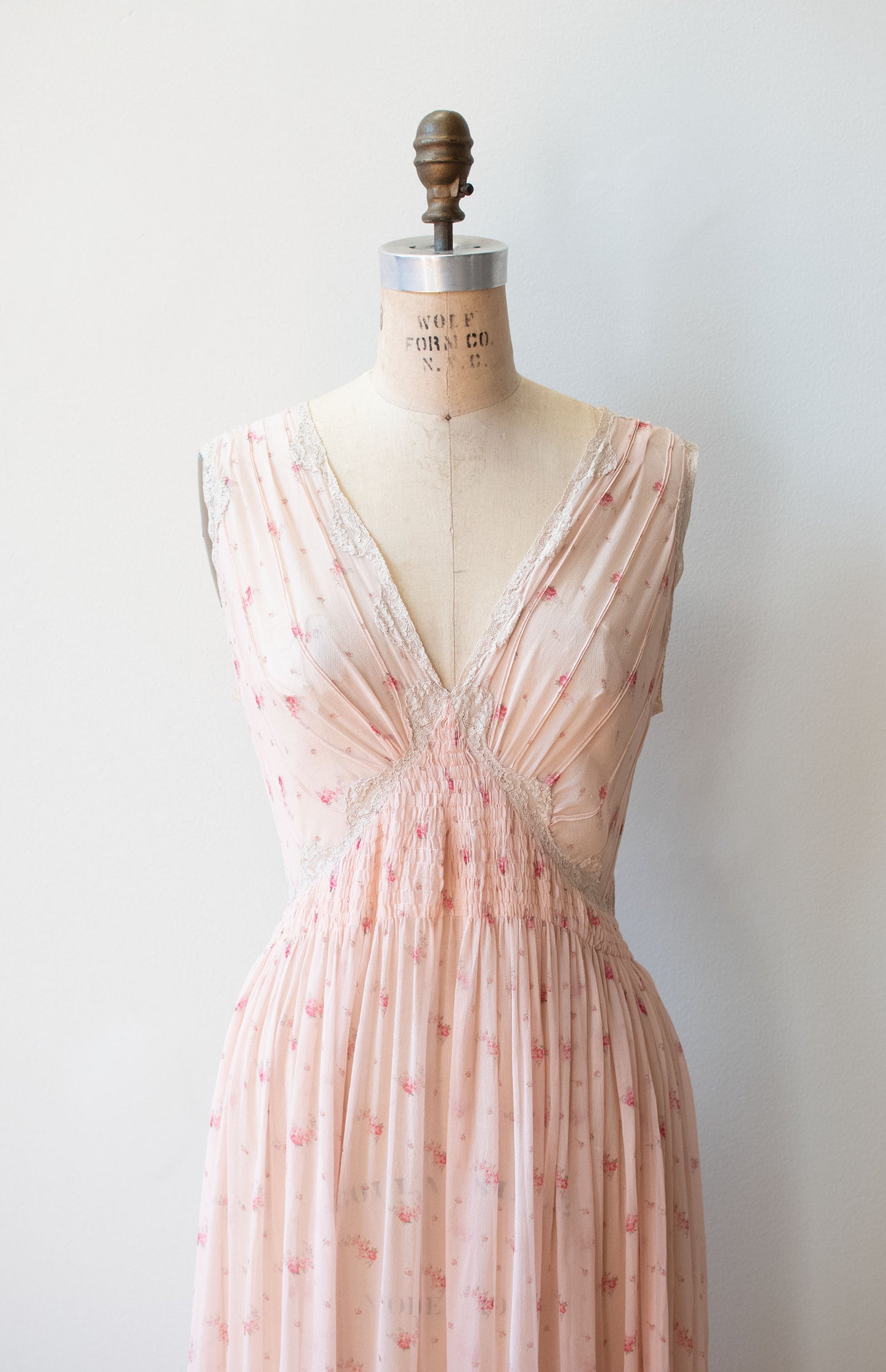 1930s Floral Print Chiffon Nightgown