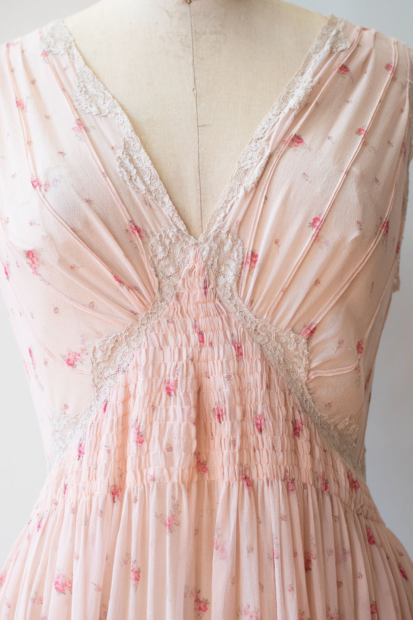 1930s Floral Print Chiffon Nightgown