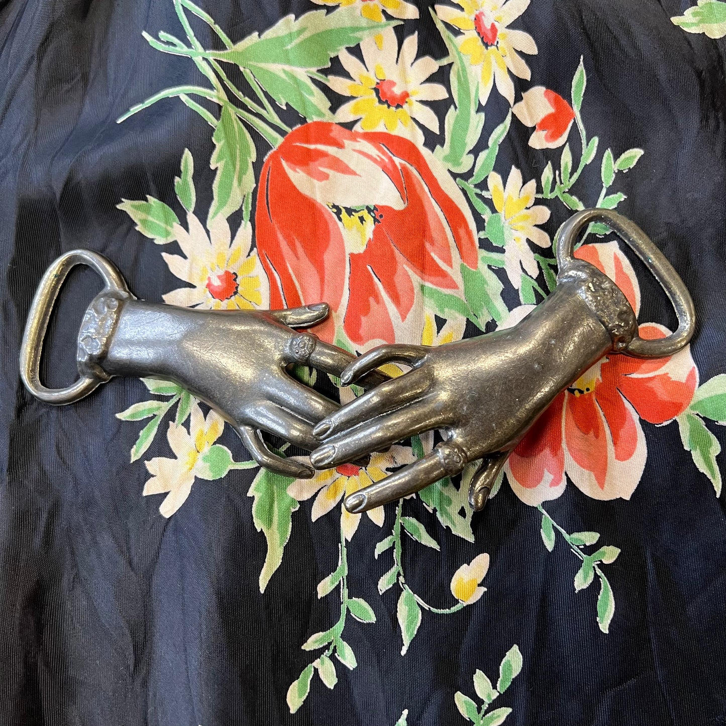 1970s Victorian Clasping Hands Belt Buckle