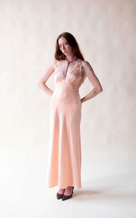 1930s Sweet Pea Peach Nightgown | Yolonde