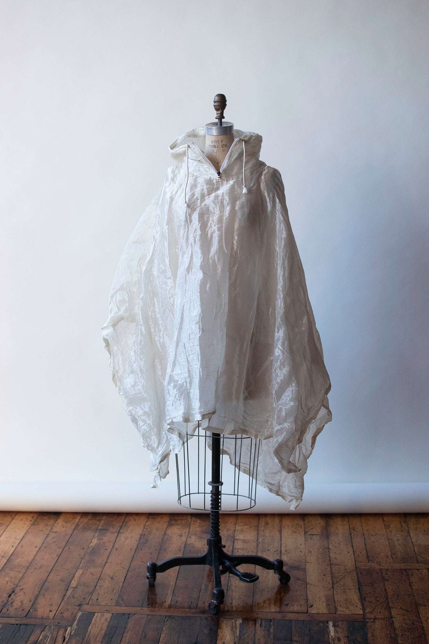 Metallic Poncho | Bauhaus Nathaniel Christian