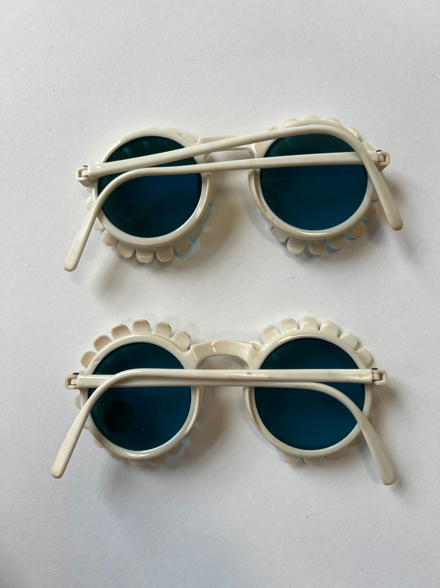 1940s Daisy Sunglasses | Blue Lenses