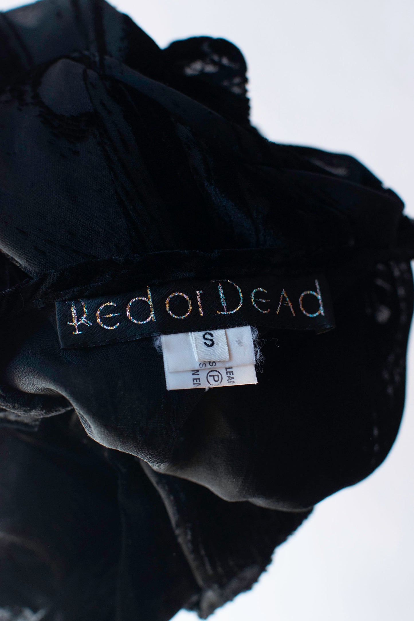 1990s Woodgrain Devore Top | Red or Dead