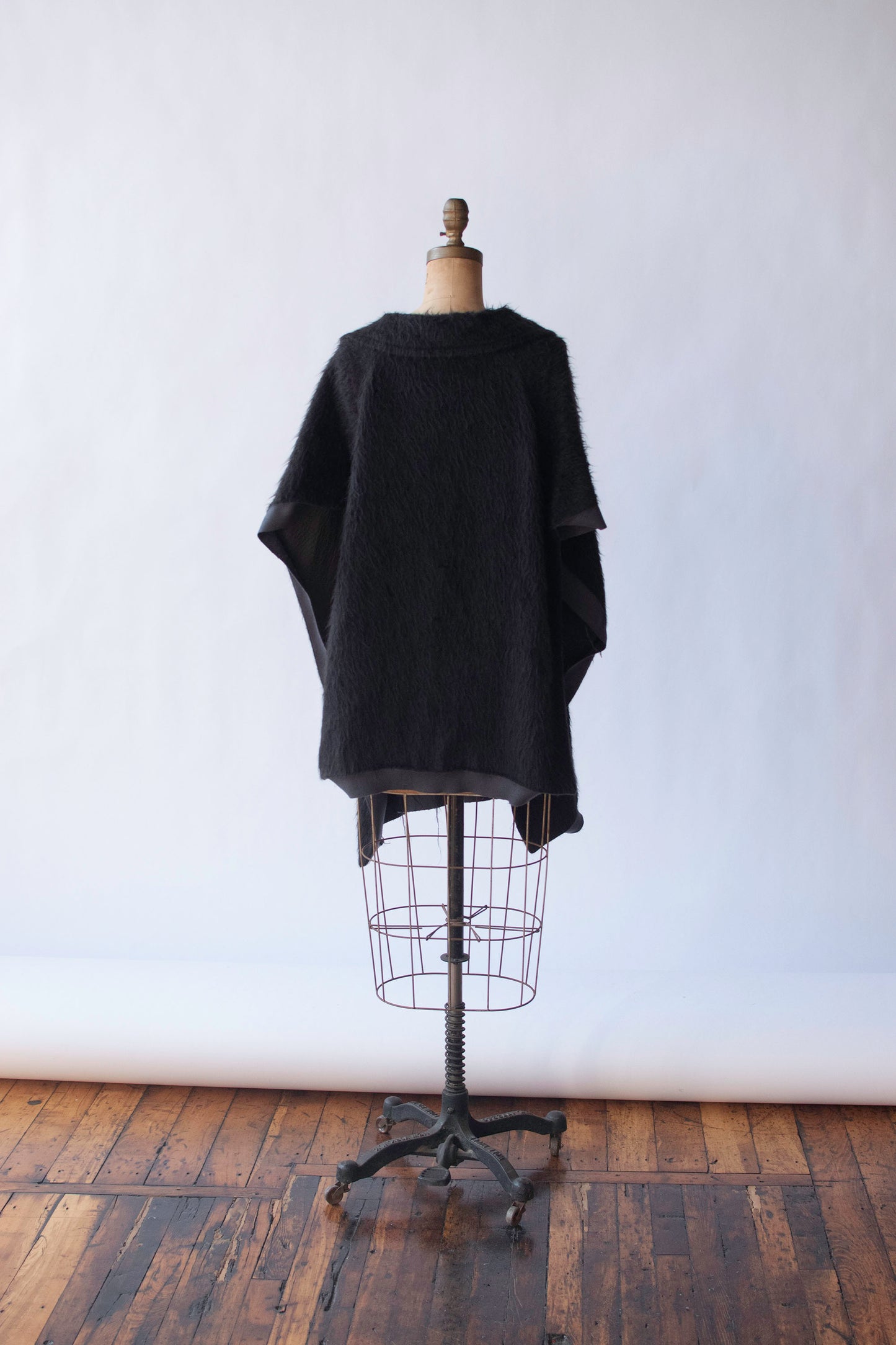 Shaggy Cape | TER ET BANTINE