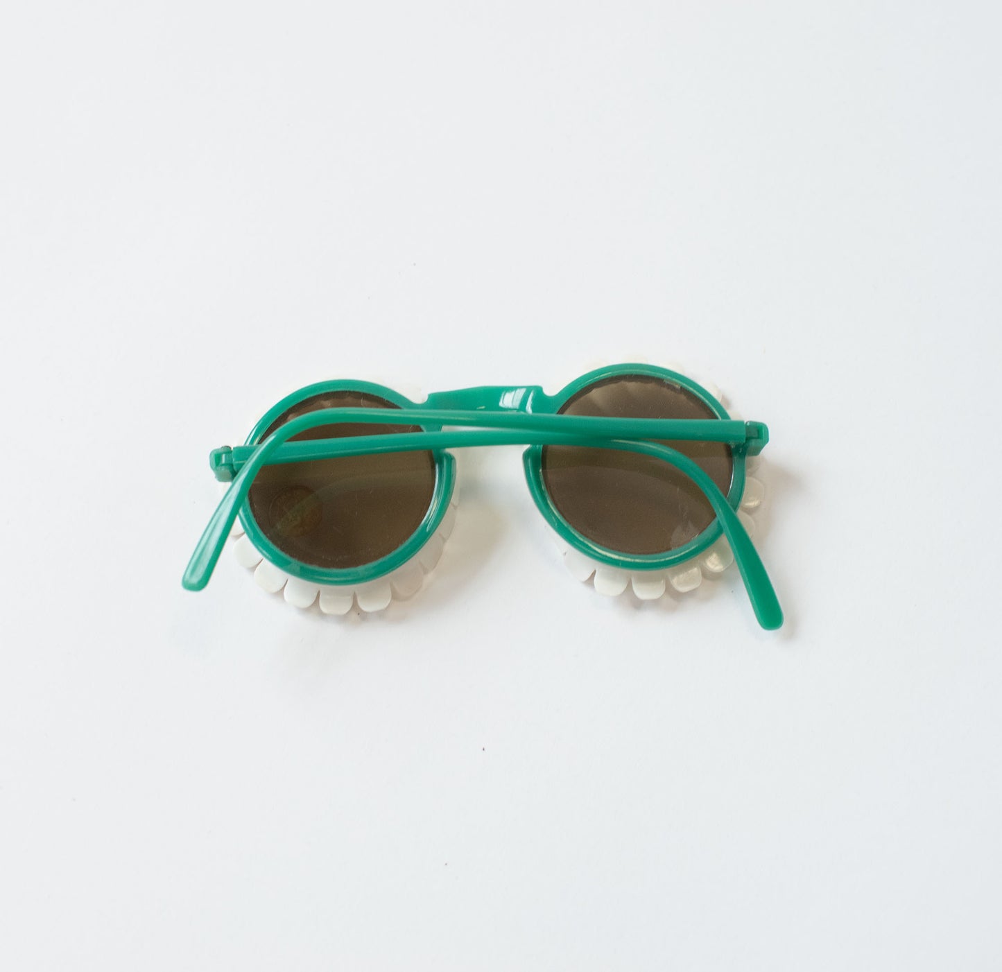 1940s Daisy Sunglasses | Green Temples