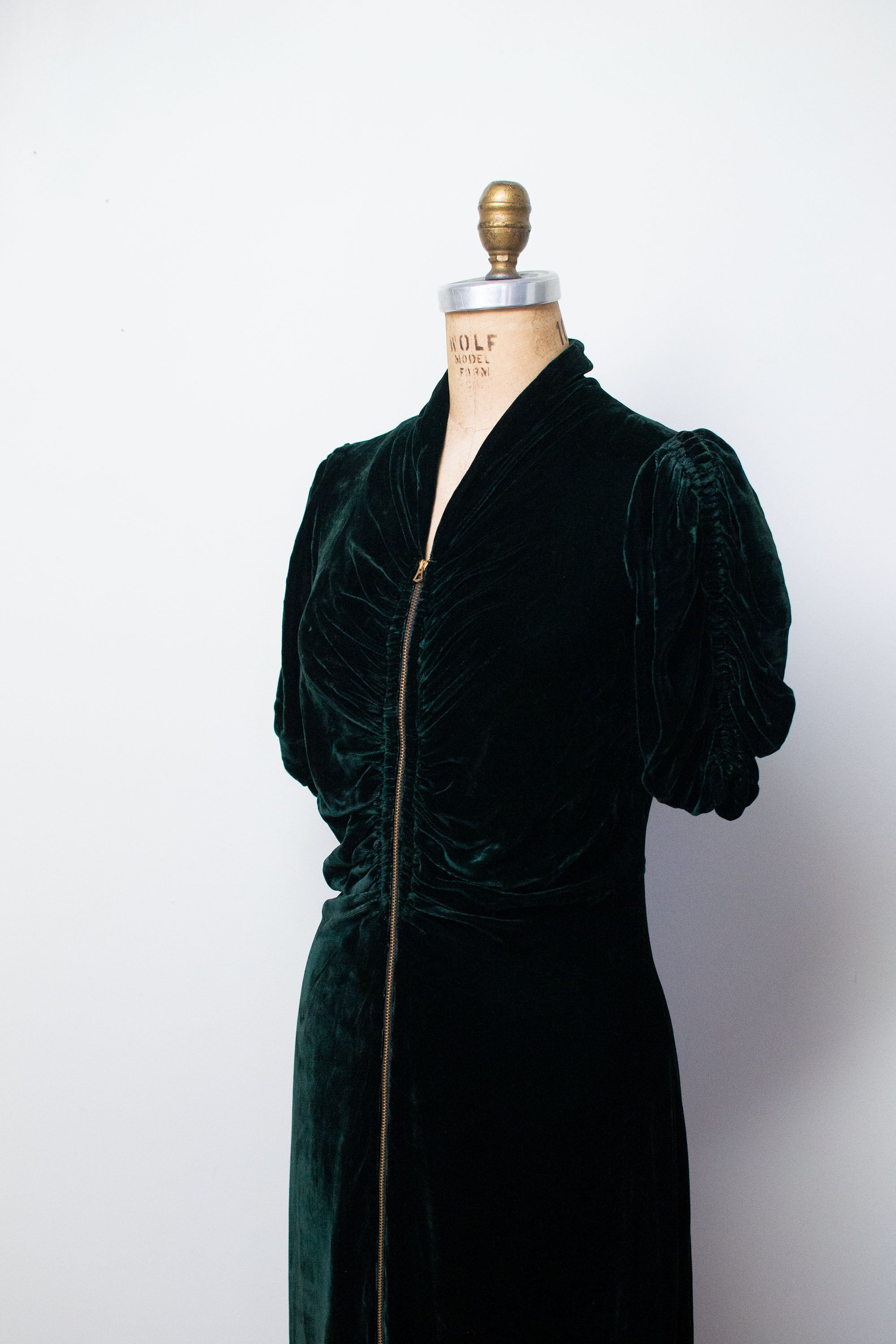 Women's Velvet Long Robe Emerald Green Bridesmaid Robe - Etsy | Lace  fashion, Long robe, Blue bridal robe