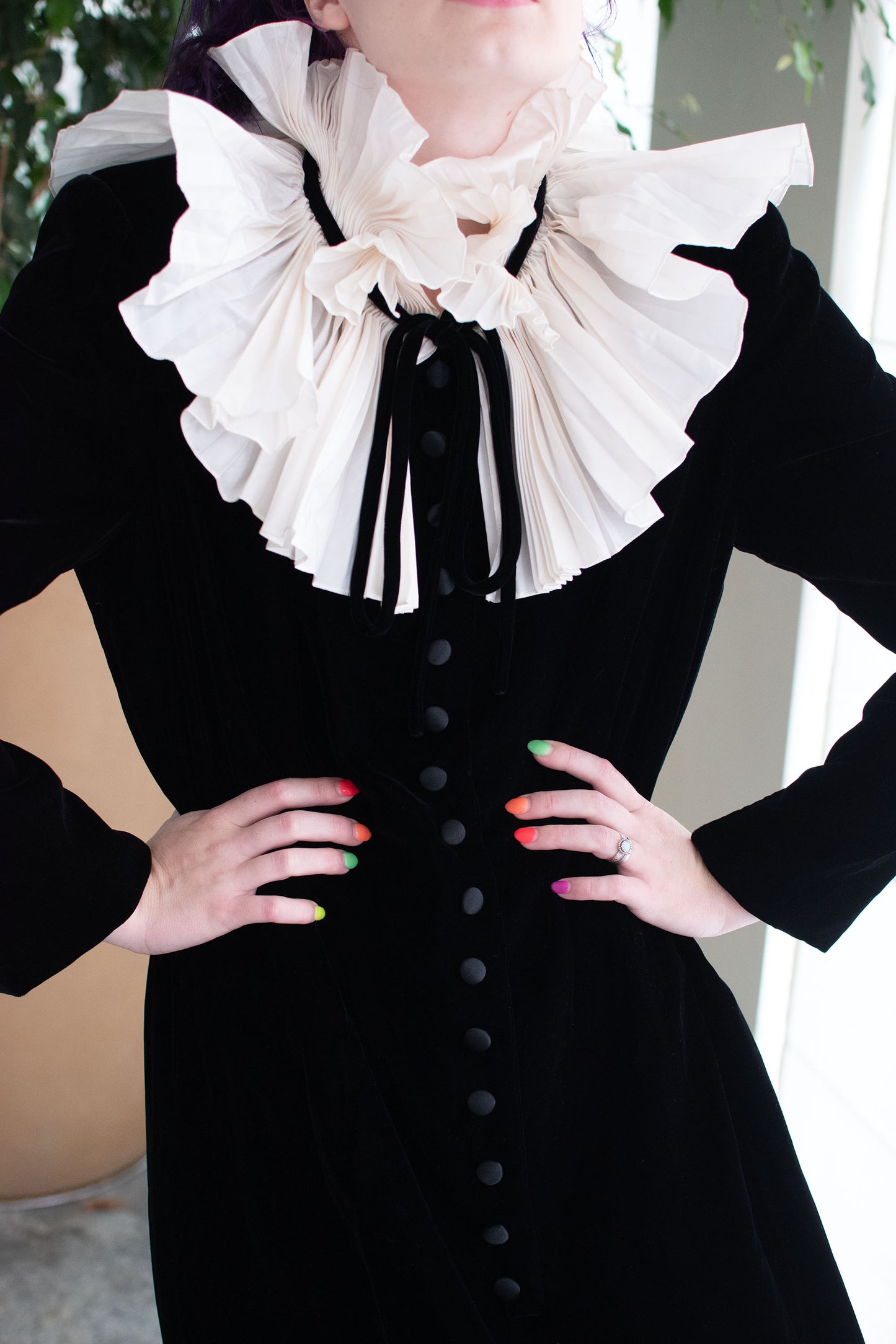 1980s Black Velvet Ruffled Collar Dress | Oscar de la Renta