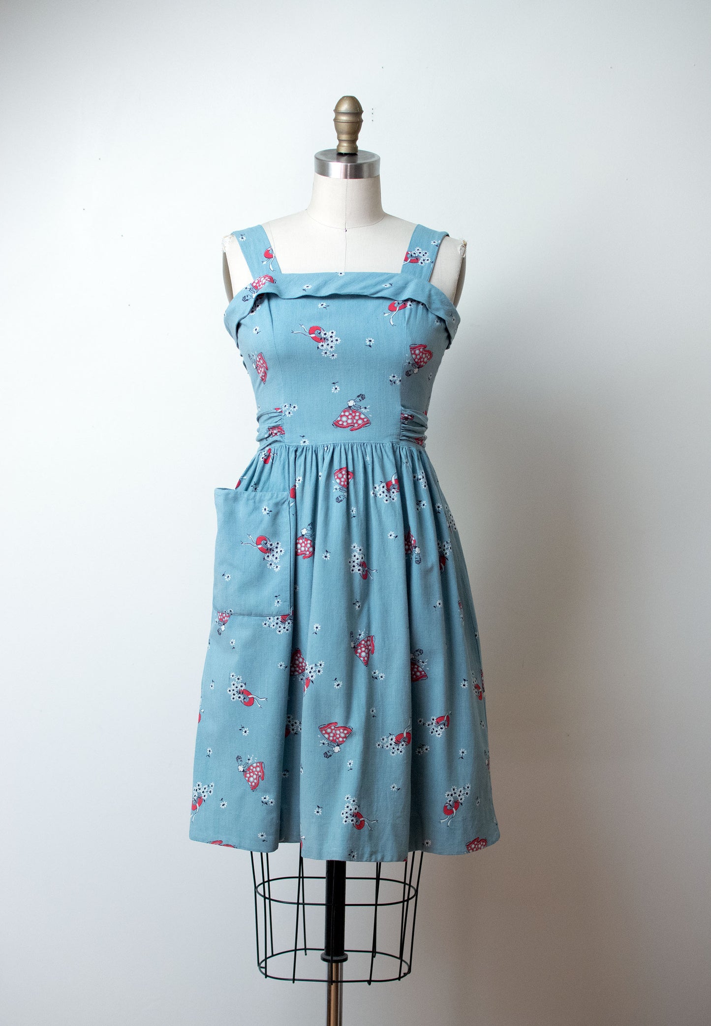 1940s Novelty Print Junior Dress