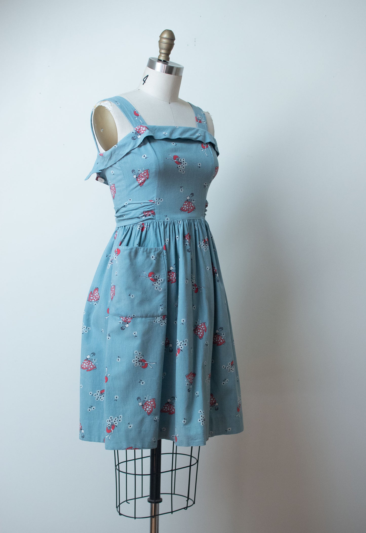 1940s Novelty Print Junior Dress