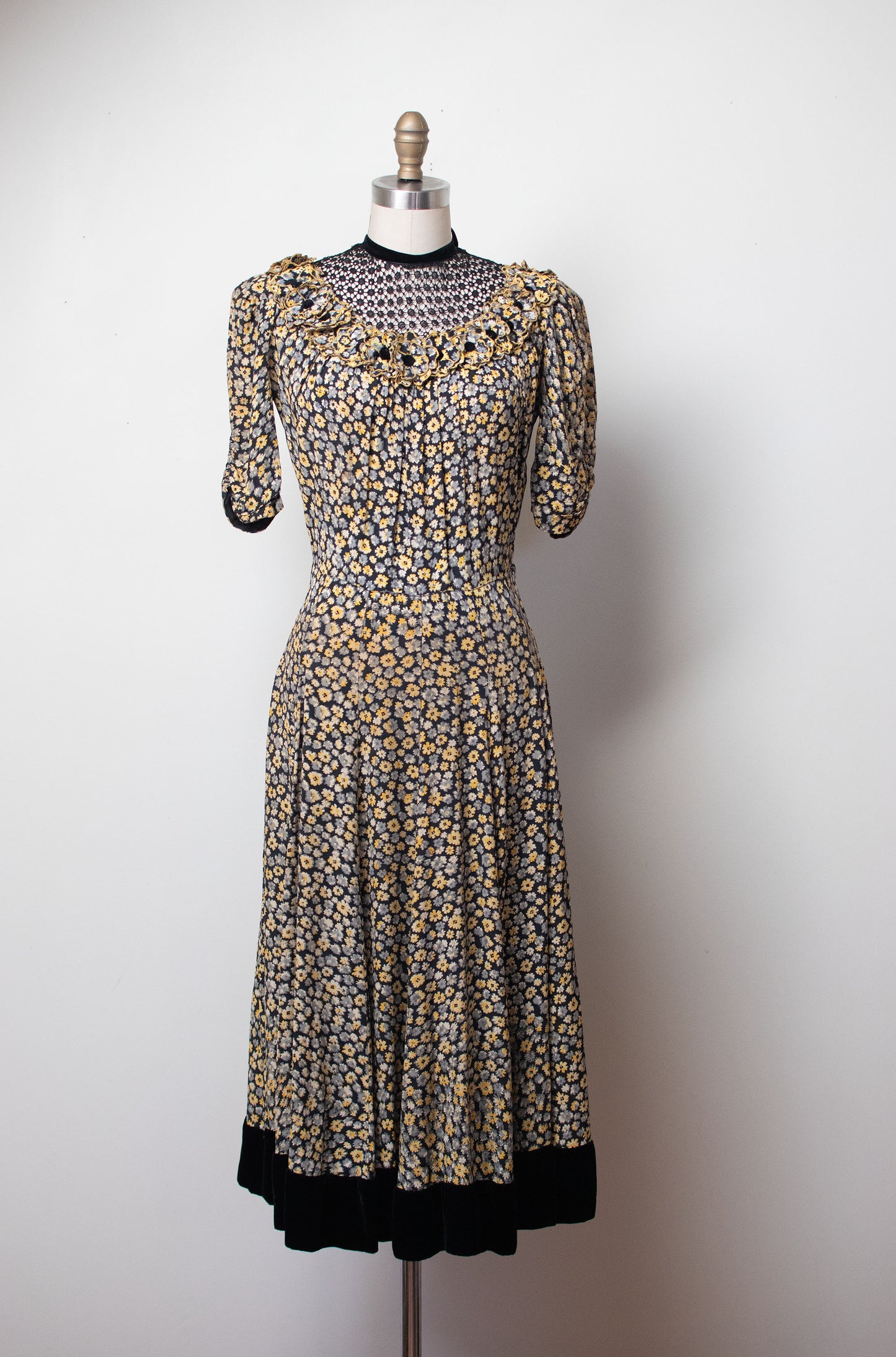 1930s Floral Print Dress | Caryle