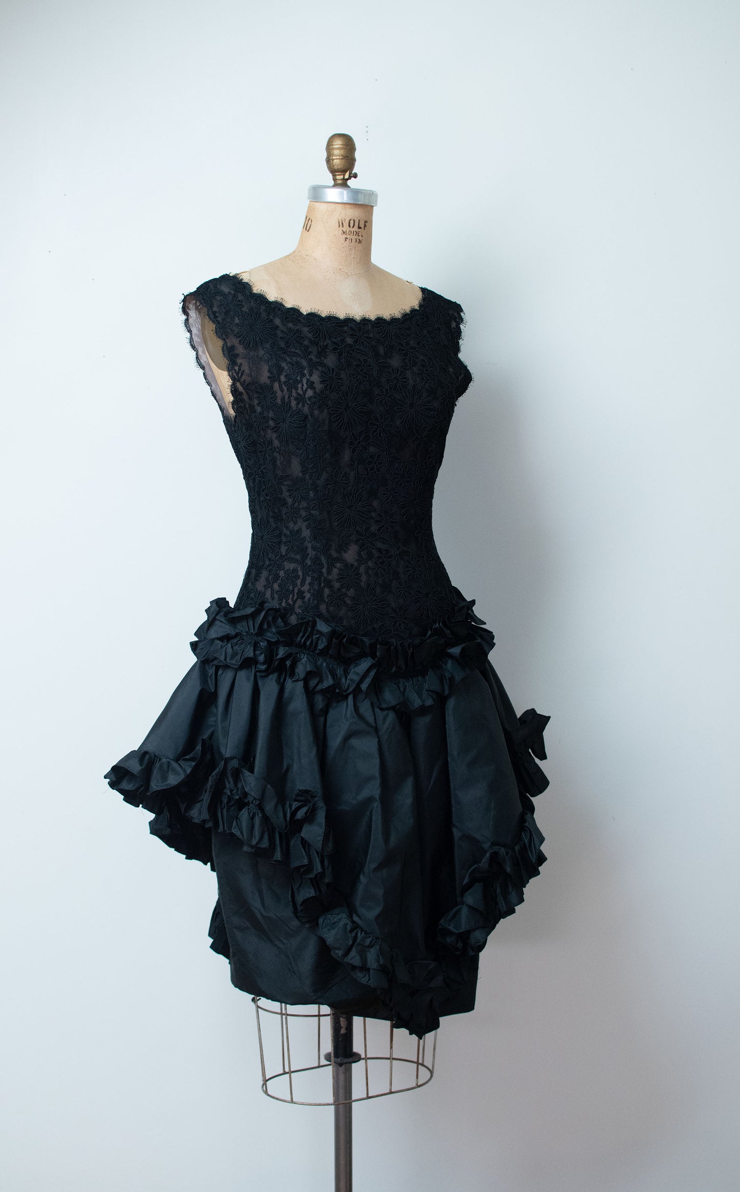 1980s Black Lace & Silk Dress | Oscar de la Renta