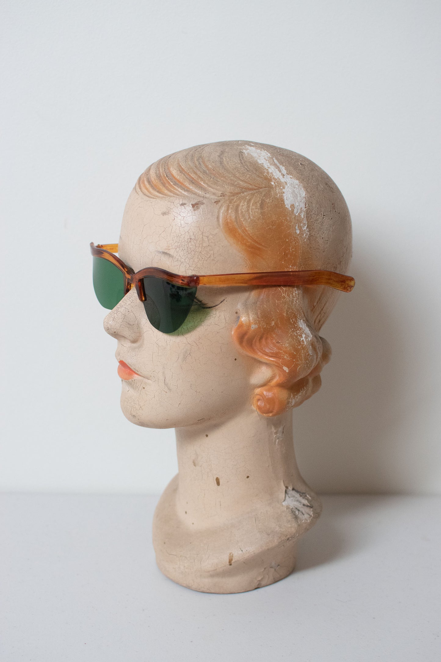 1950s Curved Brow Sunglasses Shell | Fosta