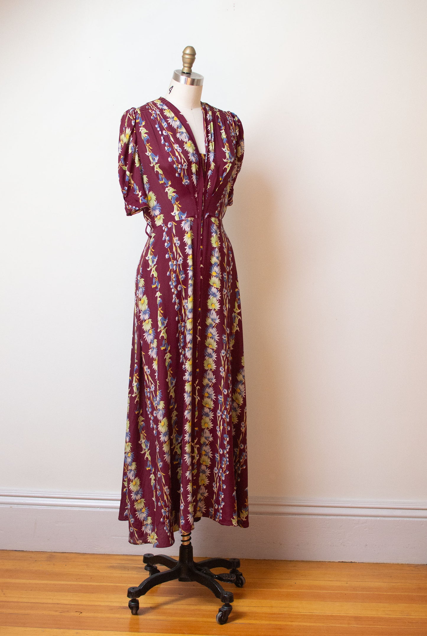 1940s Floral Print Dressing Gown