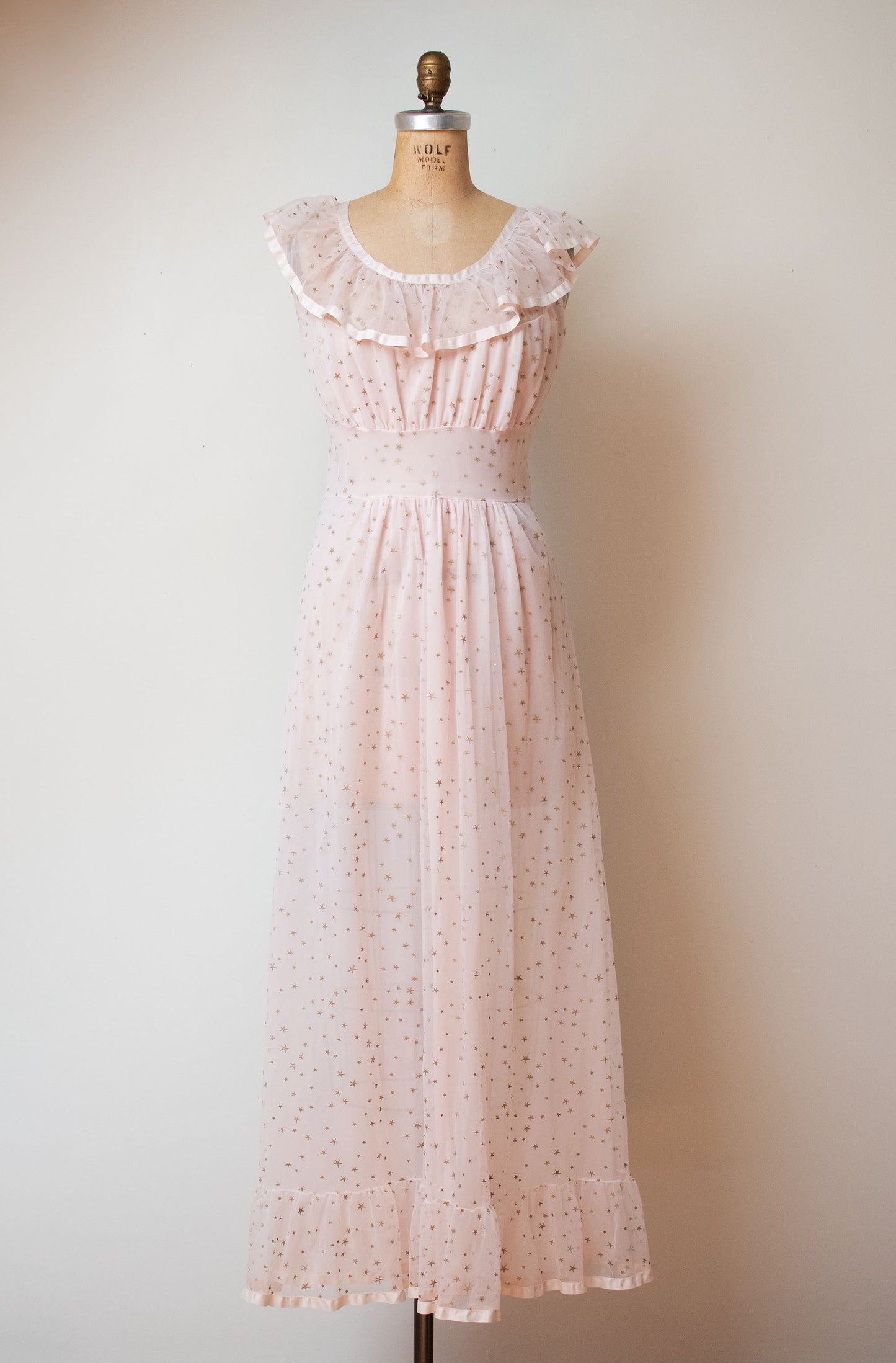 1950s Pale Pink Star Print Nightgown