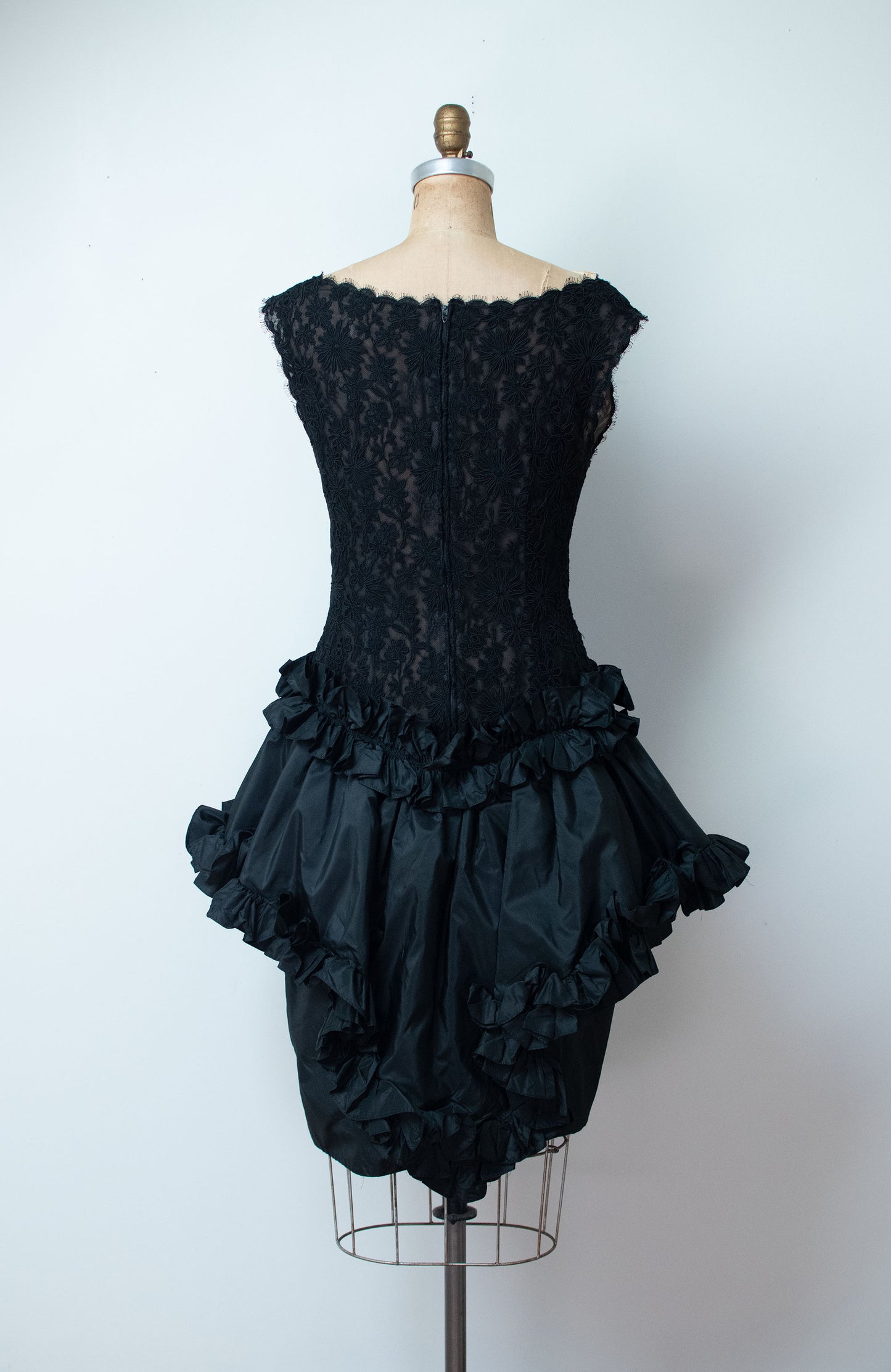 1980s Black Lace & Silk Dress | Oscar de la Renta