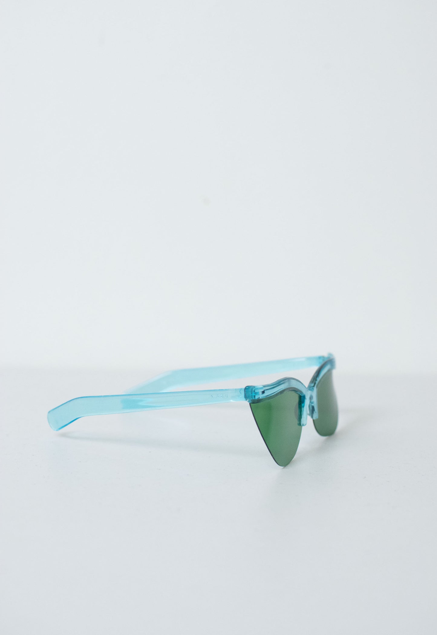 1950s Curved Brow Sunglasses Blue | Fosta