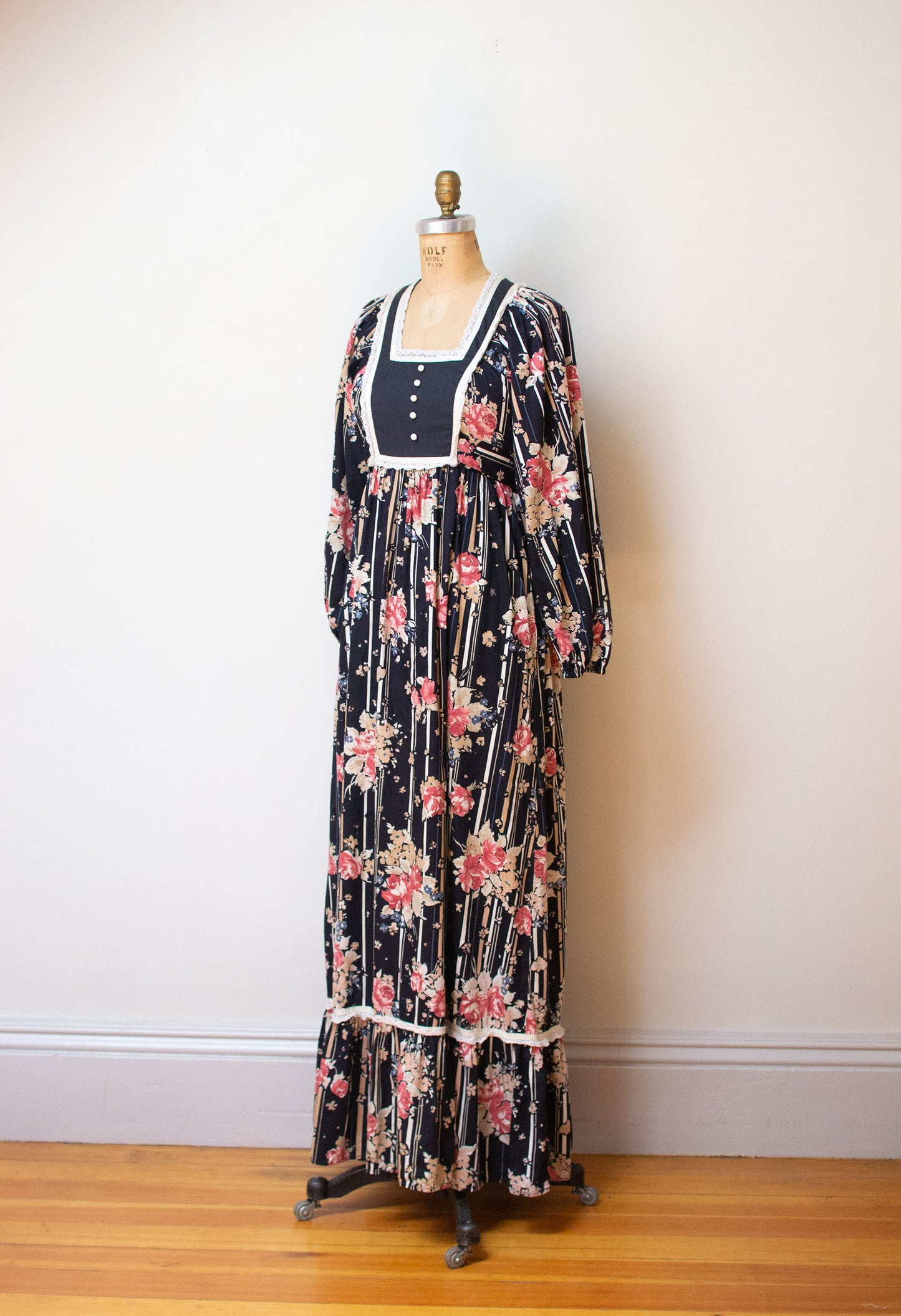 1970s Floral Print Dress