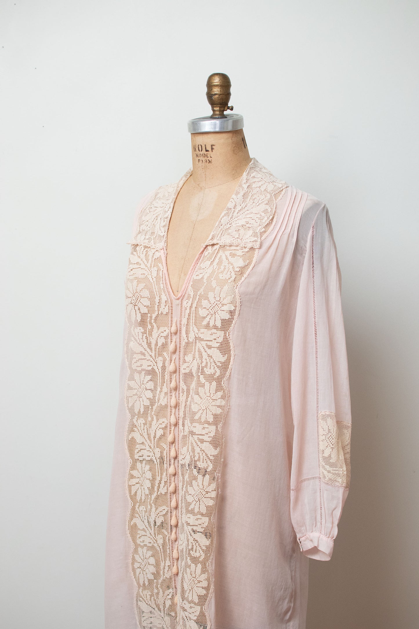 1920s Pale Pink Cotton and Lace Dress