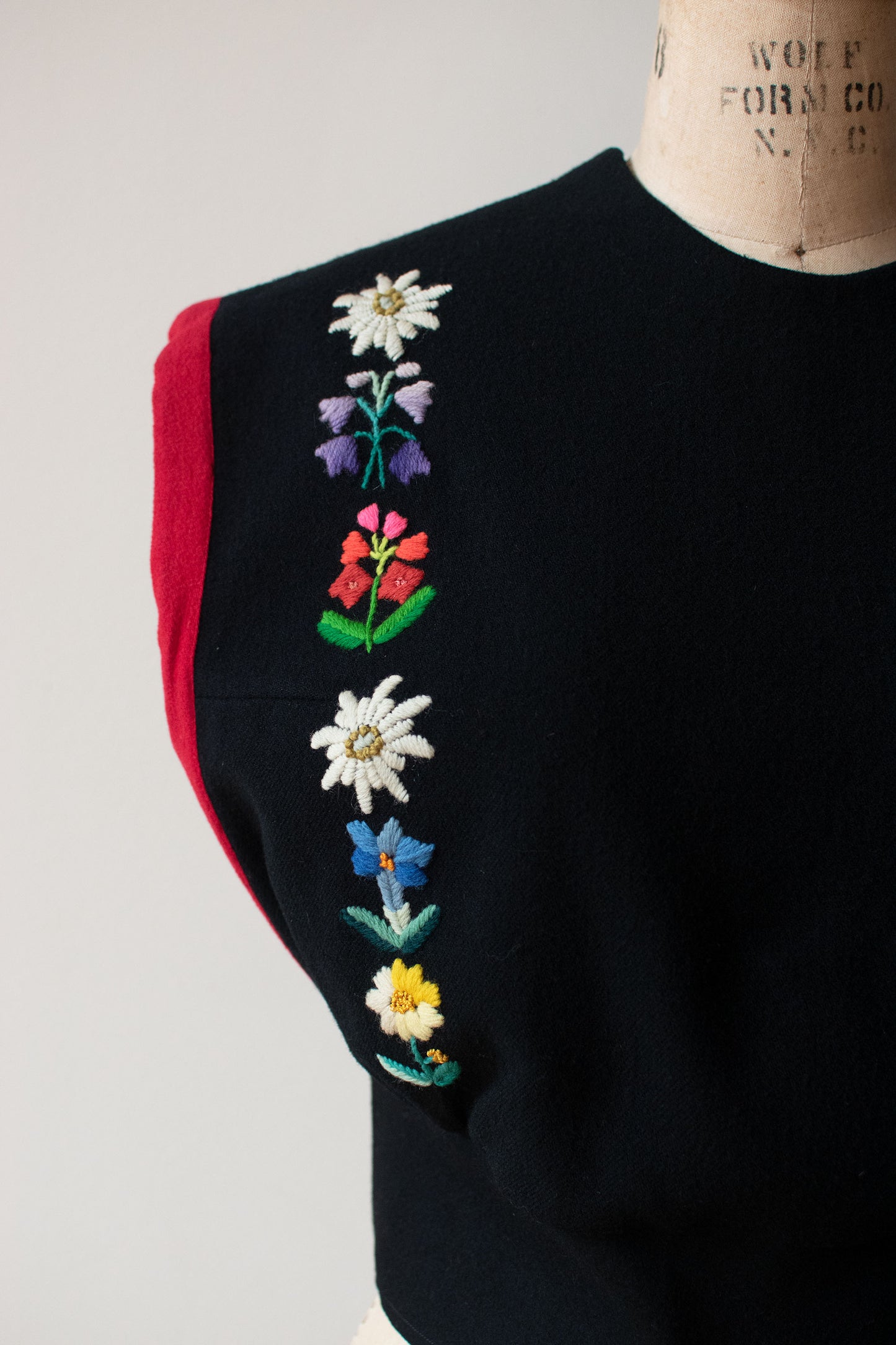 1940s Embroidered Wool Top