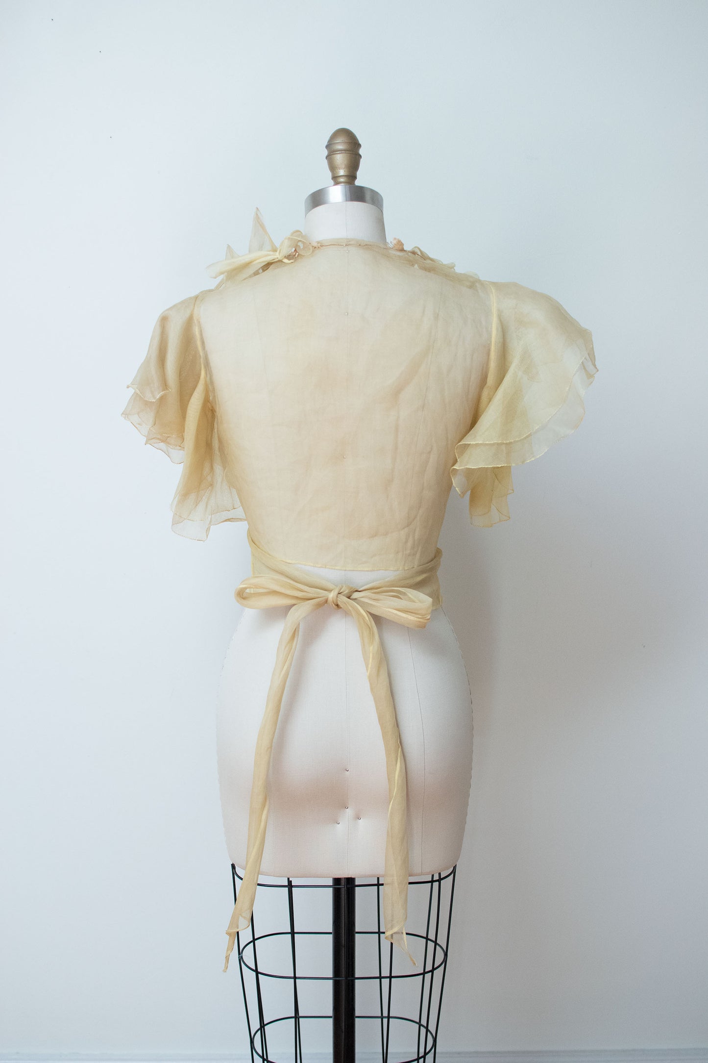 1930s Pale Yellow Wrap Top