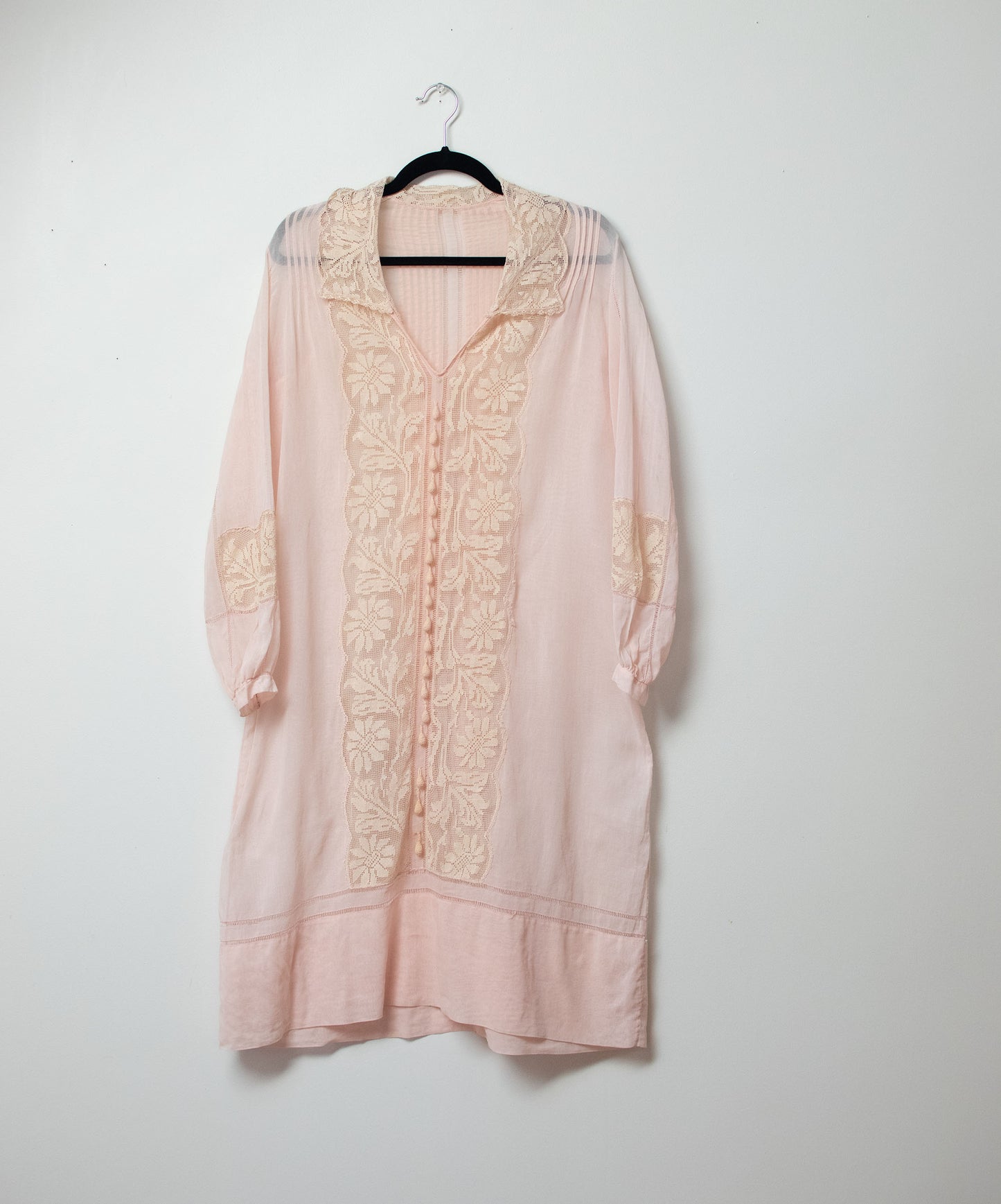 1920s Pale Pink Cotton and Lace Dress