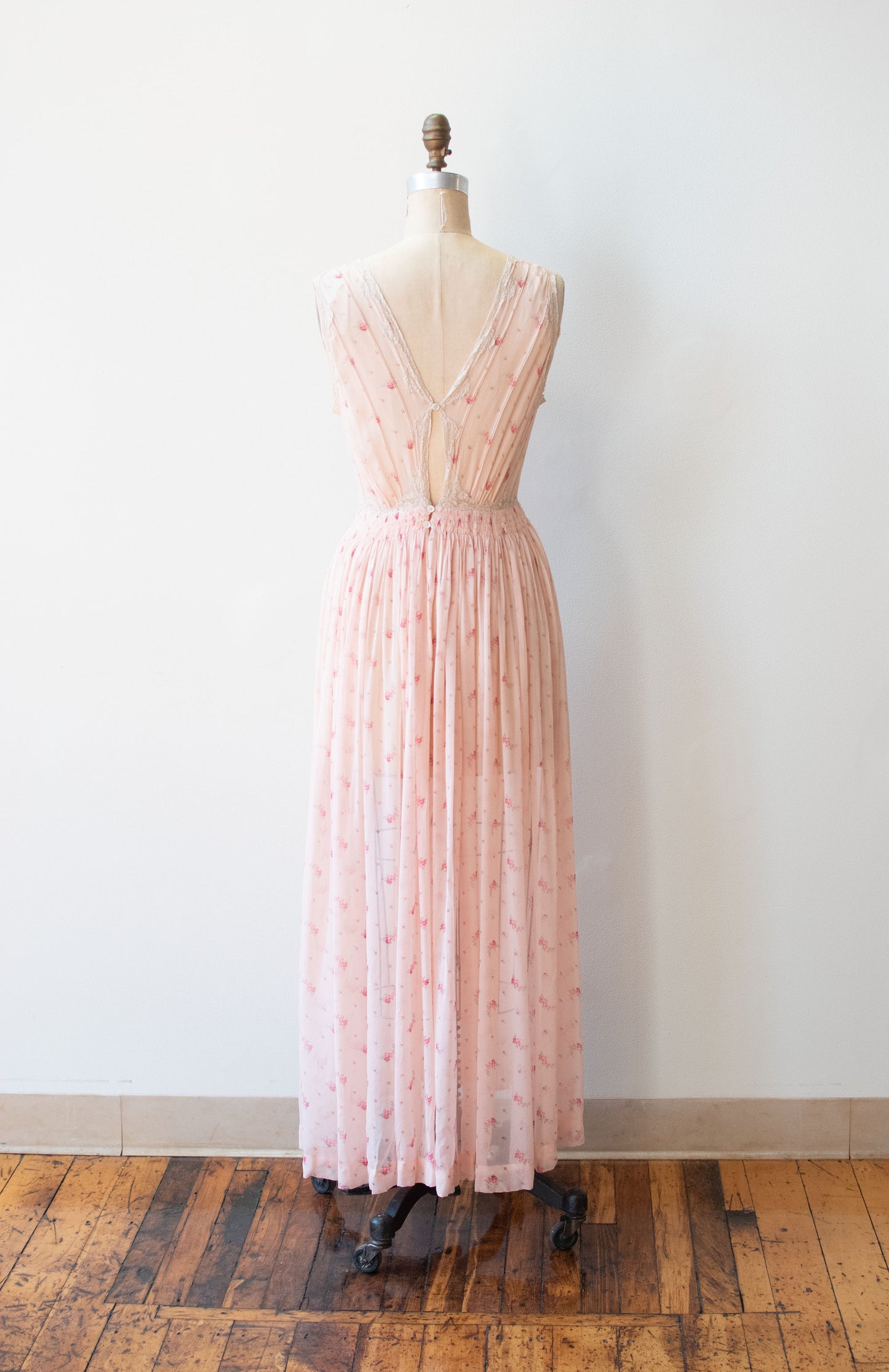 1930s Floral Print Chiffon Nightgown