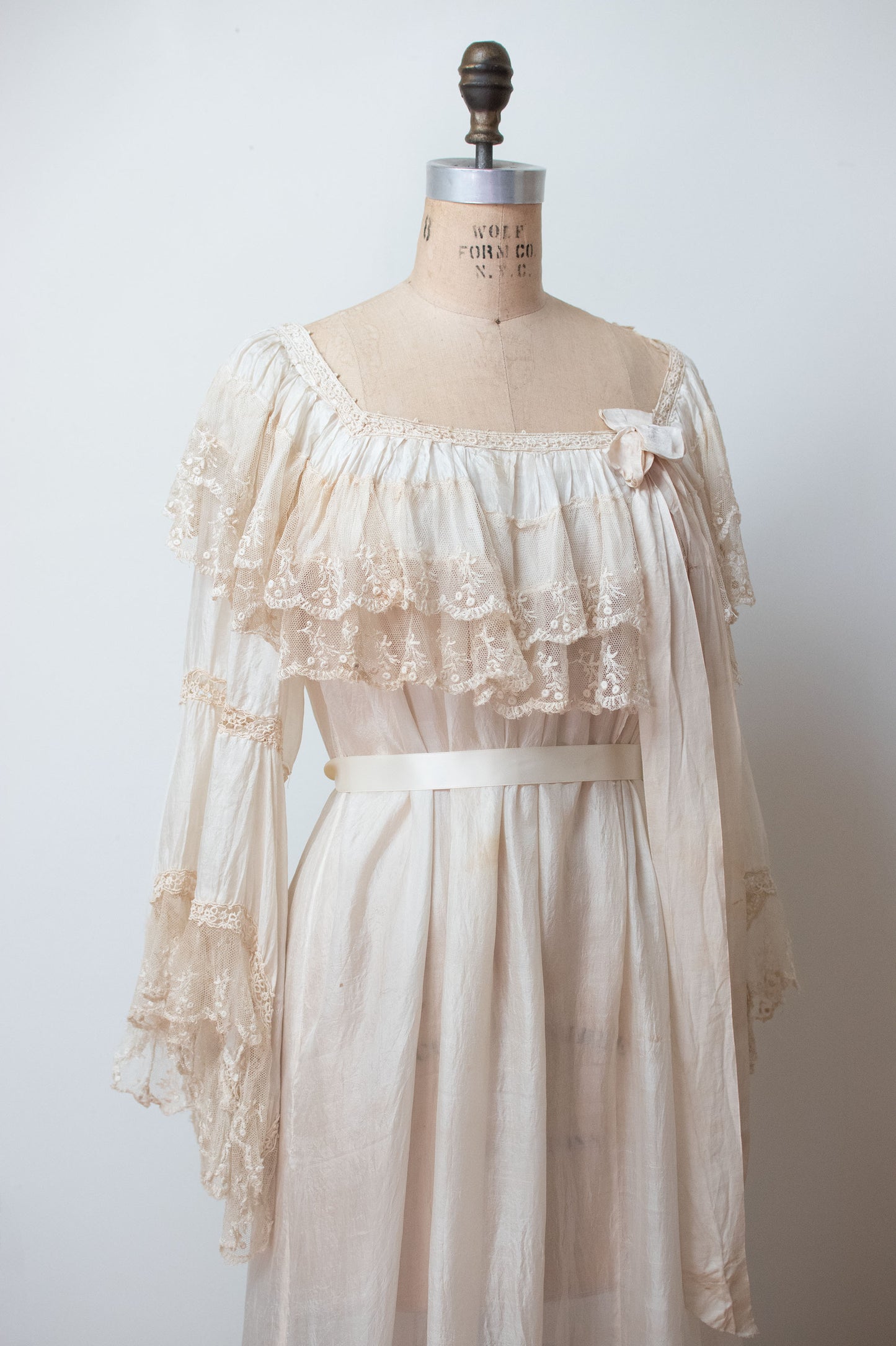 Antique Belle Epoque Dressing Gown