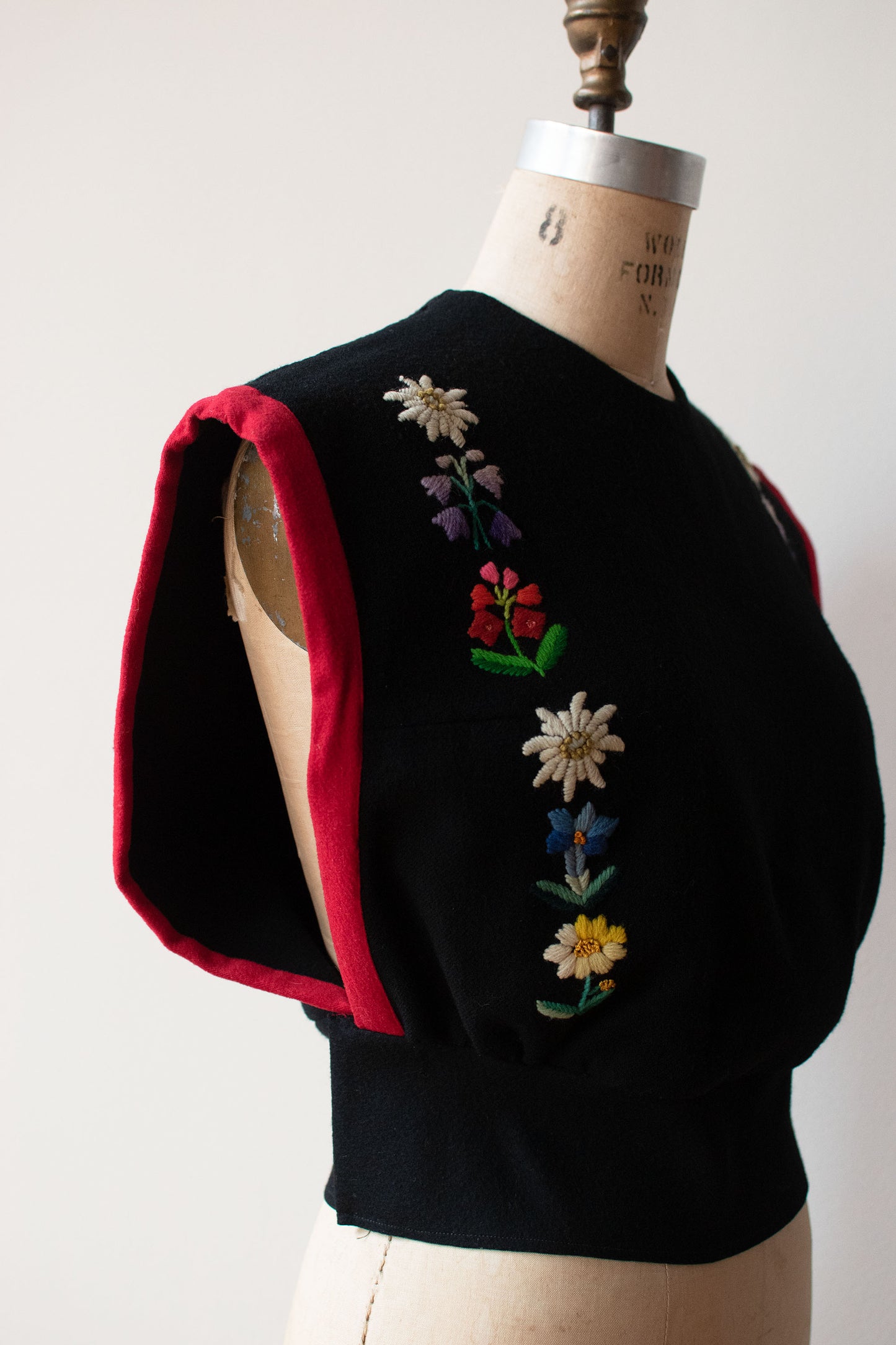 1940s Embroidered Wool Top