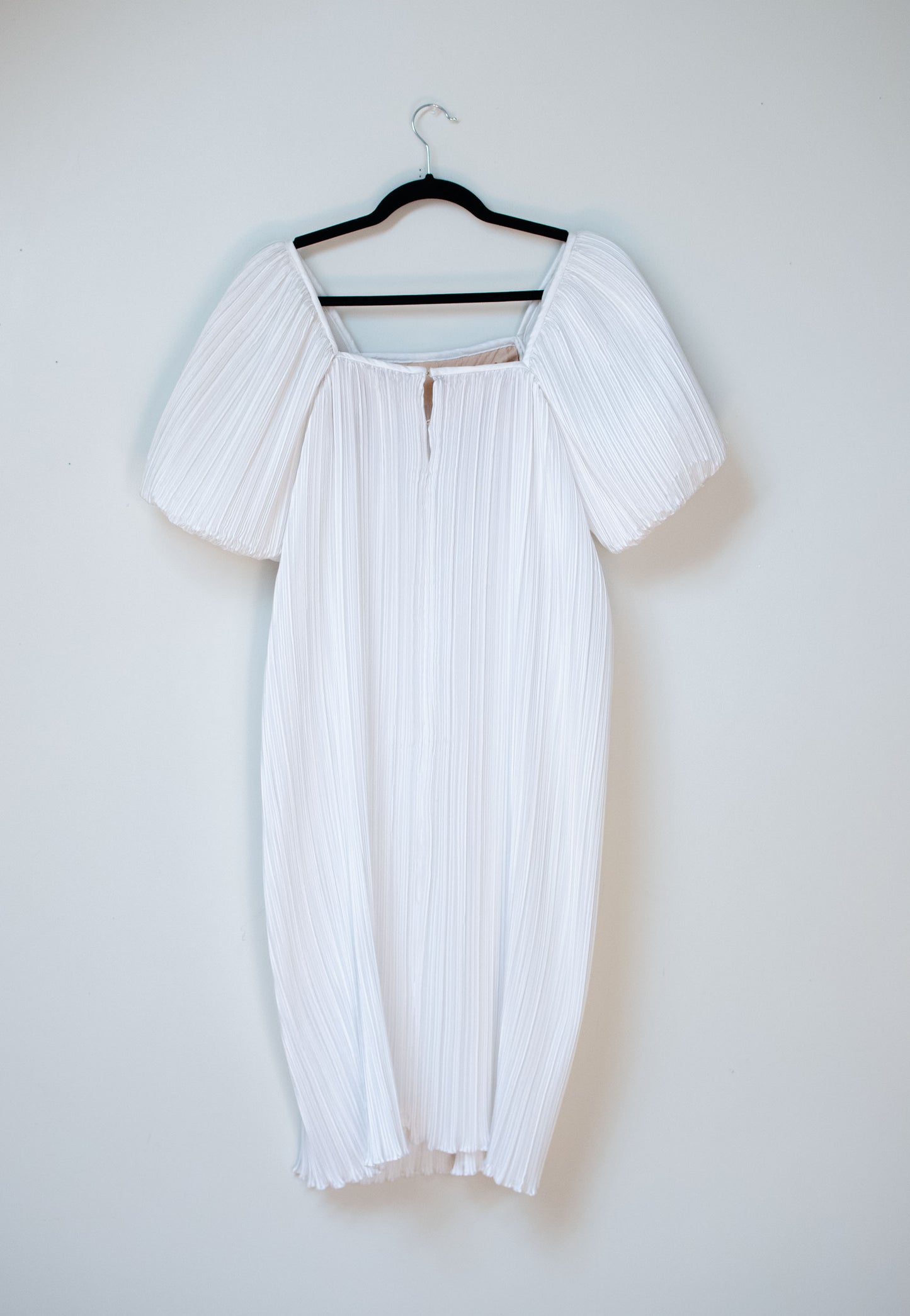 1980s White Plisse Puff Sleeve Dress