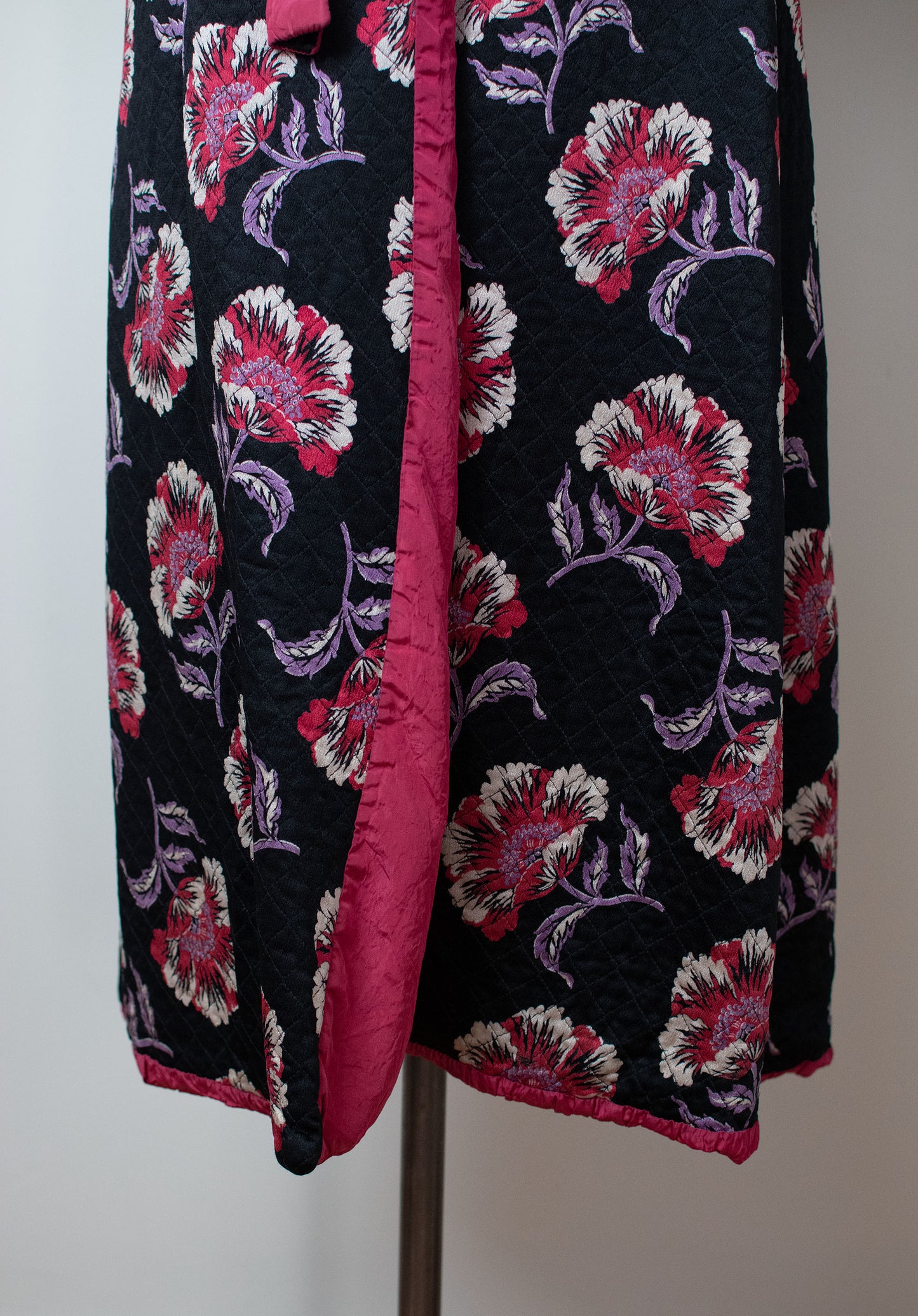 1940s Floral Print Quilted Robe
