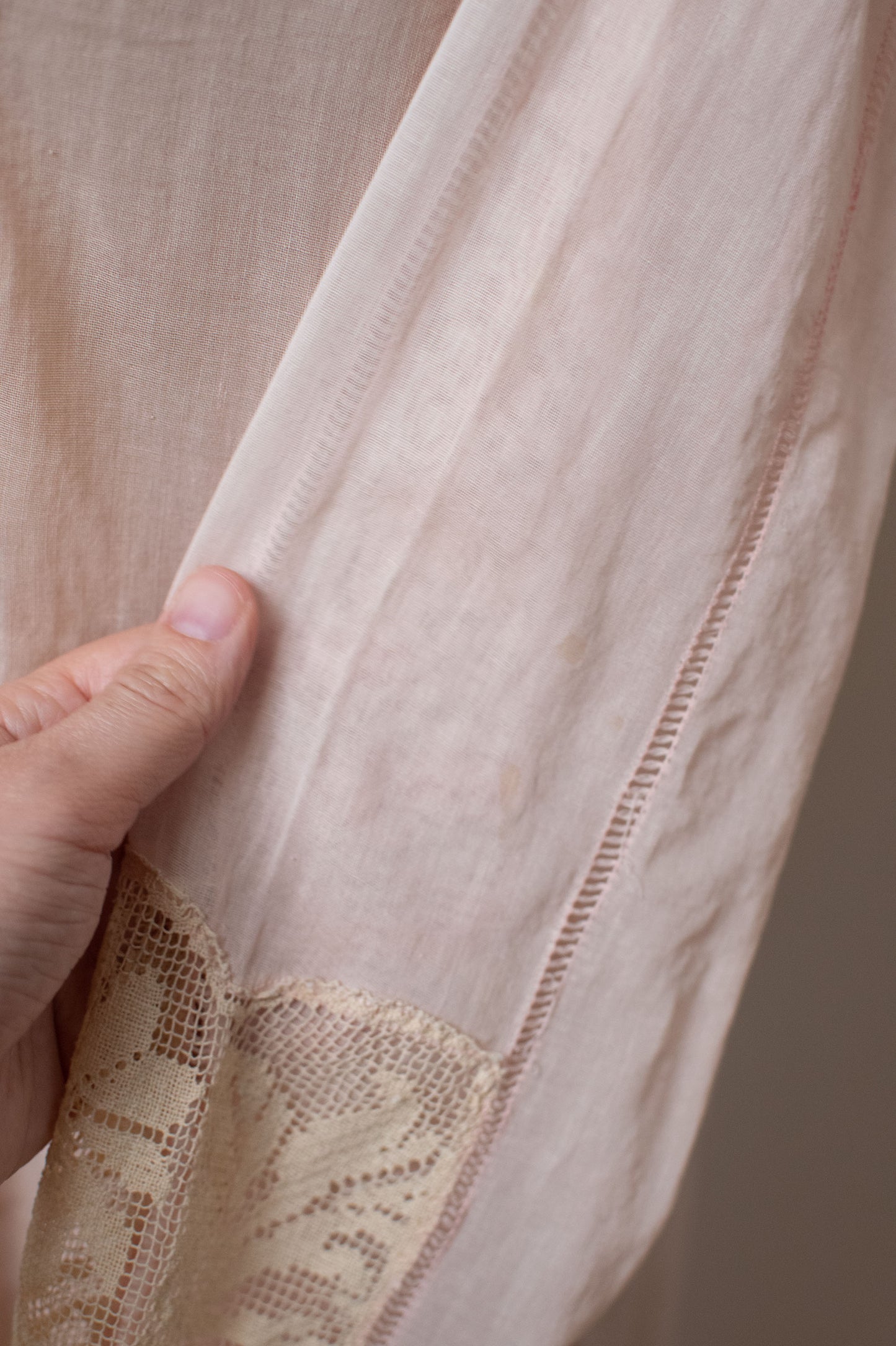 1920s Pale Pink Cotton and Lace Dress