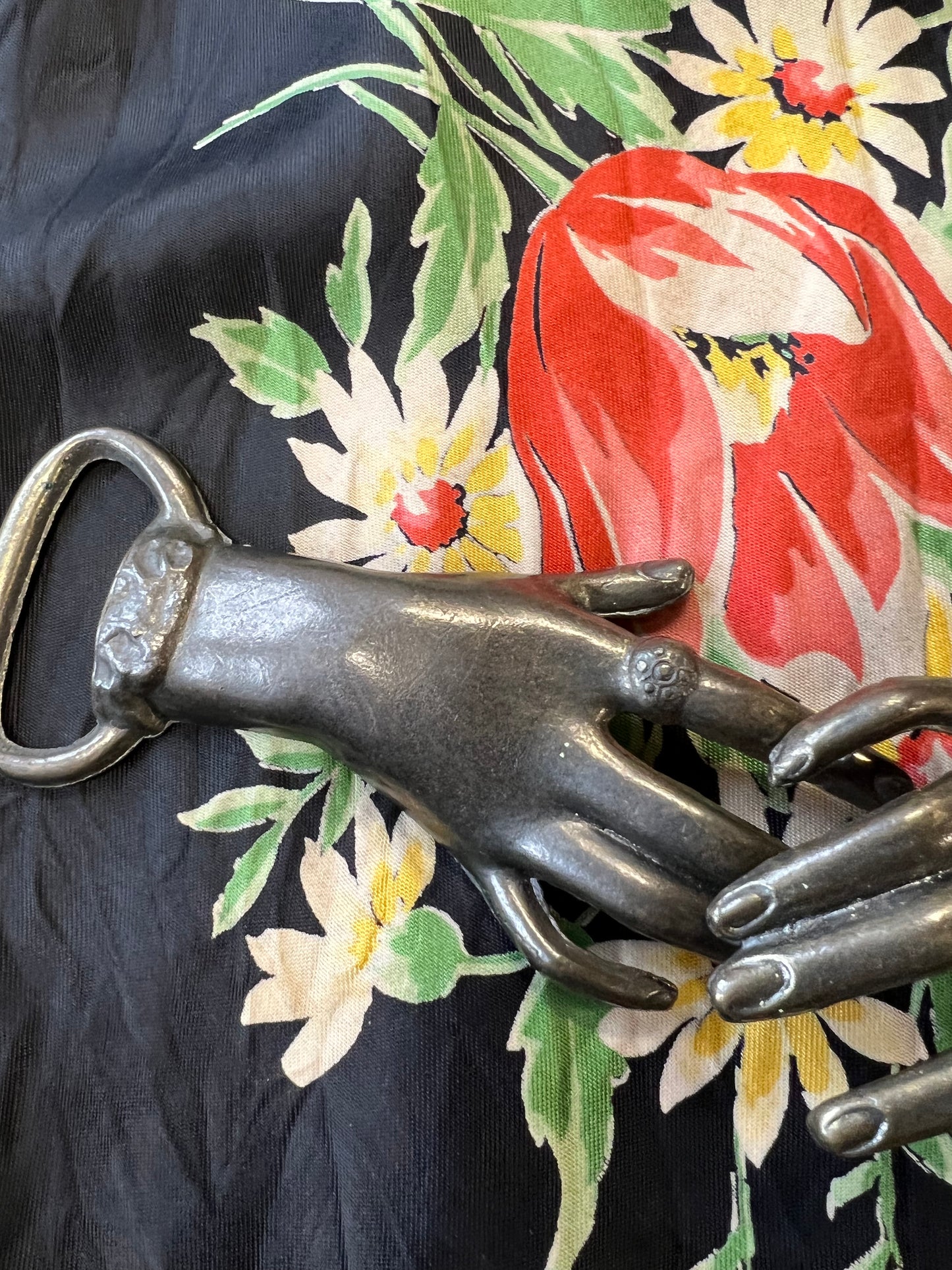 1970s Victorian Clasping Hands Belt Buckle
